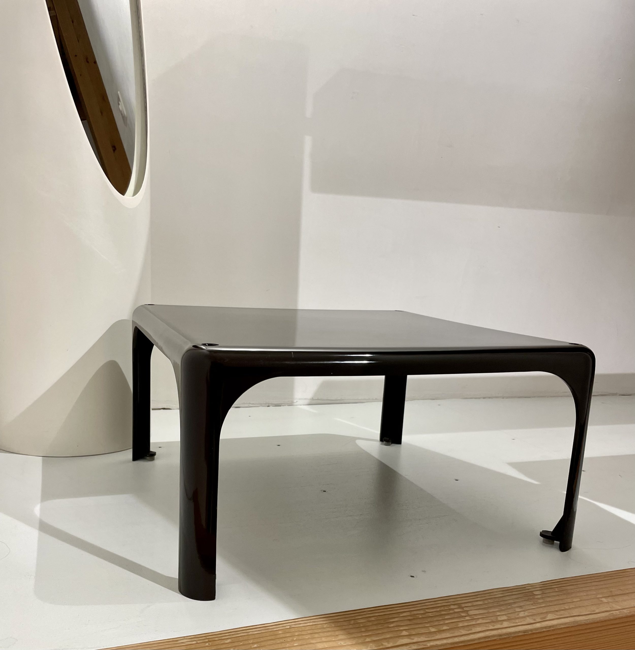 Table basse Demetrio 45 par Vico Magistretti pour Artemide 60 – Bild 4