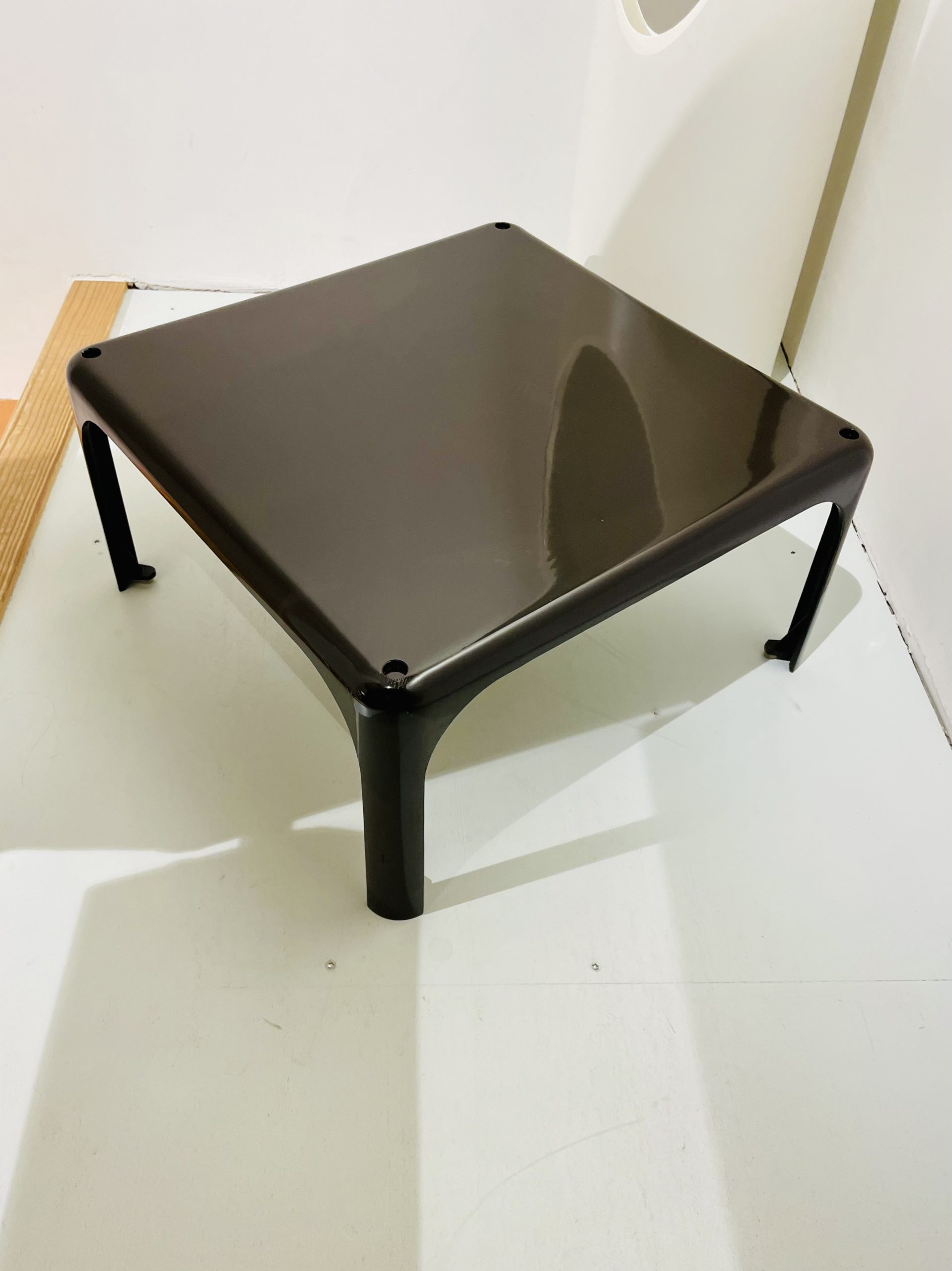 Table basse Demetrio 45 par Vico Magistretti pour Artemide 60 – Bild 2