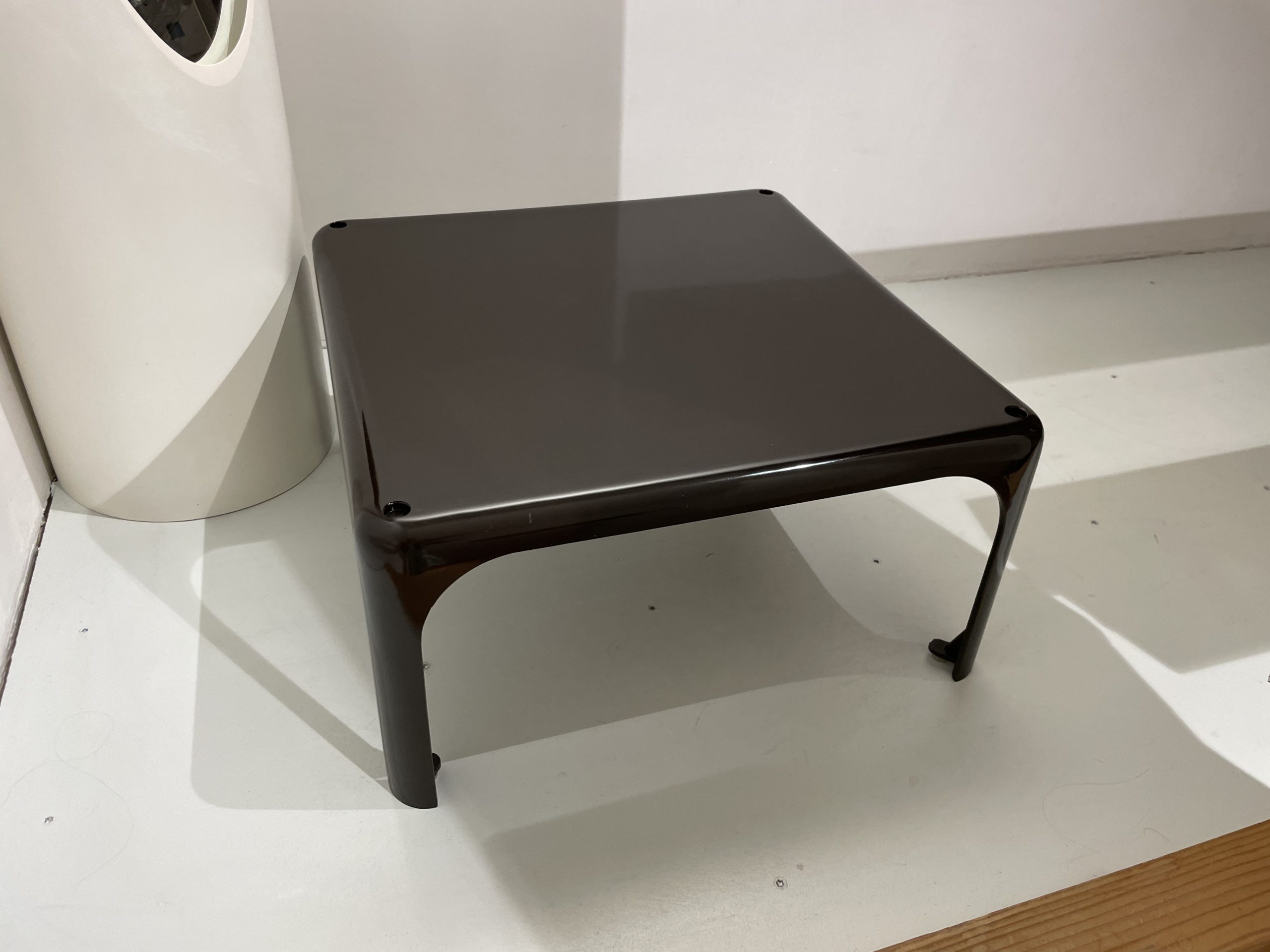 Table basse Demetrio 45 par Vico Magistretti pour Artemide 60 – Bild 13