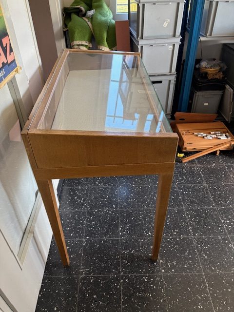 Vitrine de musée horizontale – Bild 5