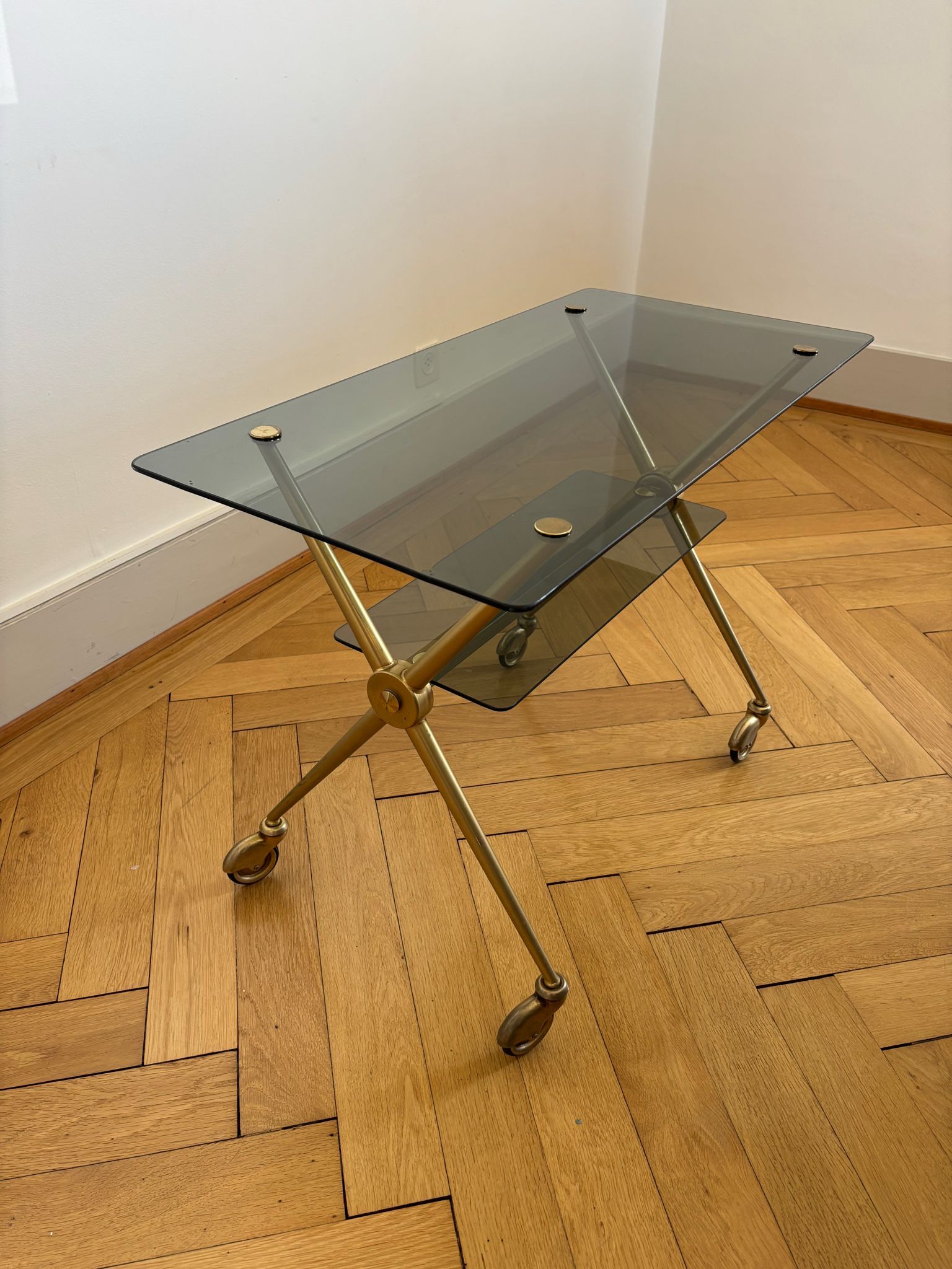 Desserte roulante – laiton & verre fumé – Image 3