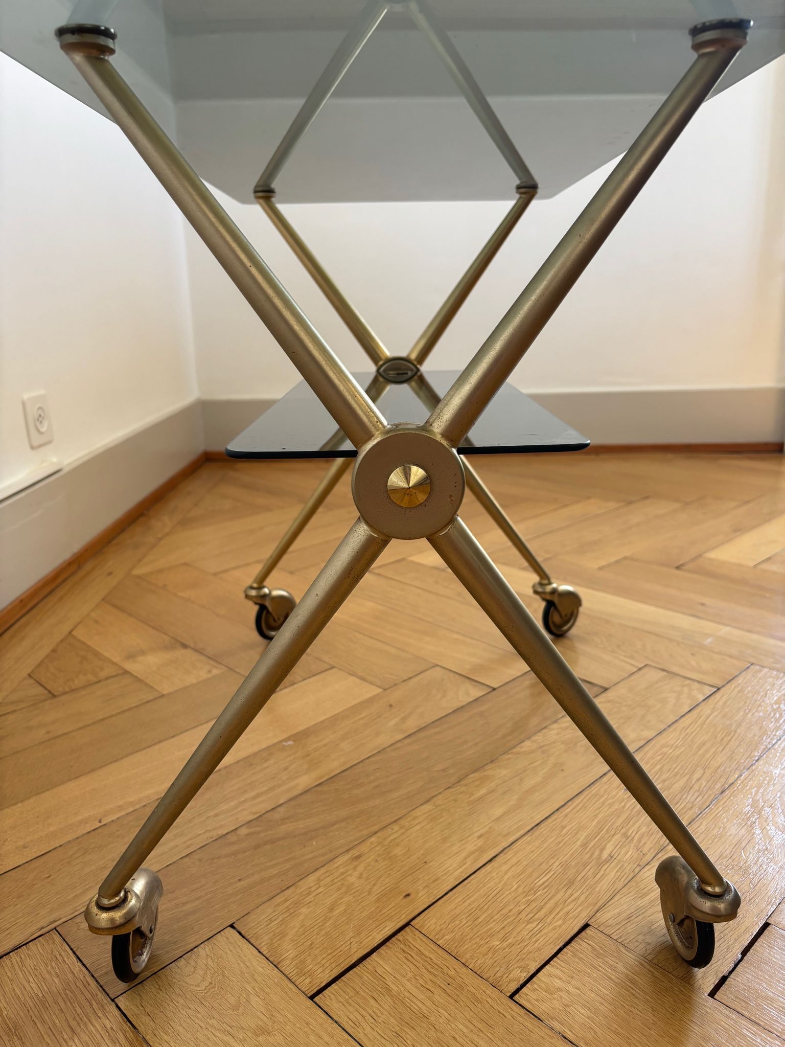 Desserte roulante – laiton & verre fumé – Image 4