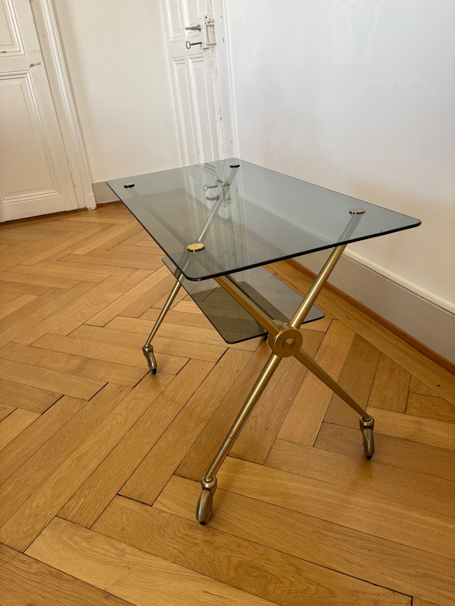 Desserte roulante – laiton & verre fumé – Image 5