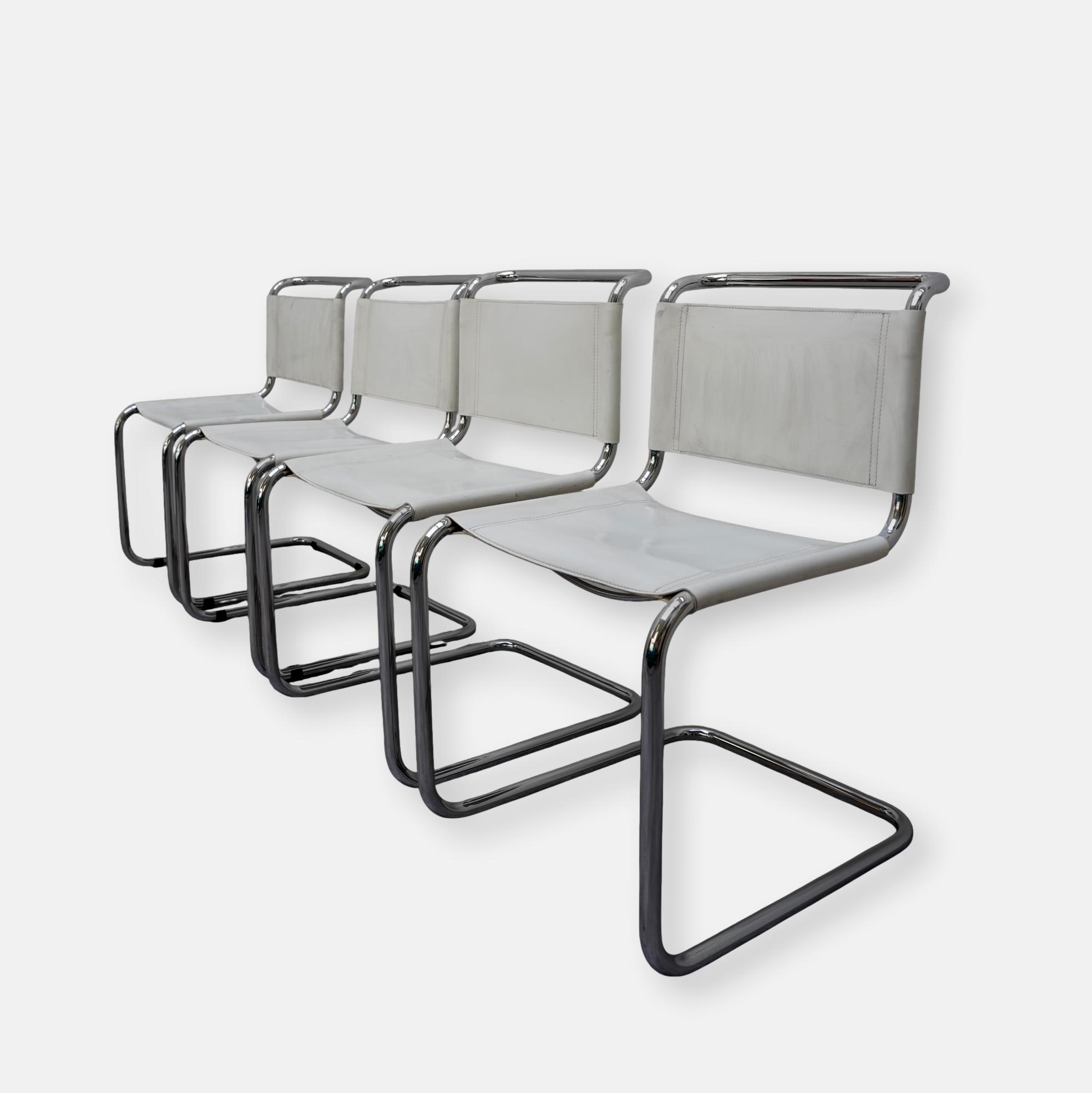 Chaises inspirées du modèle S33 de Mart Stam