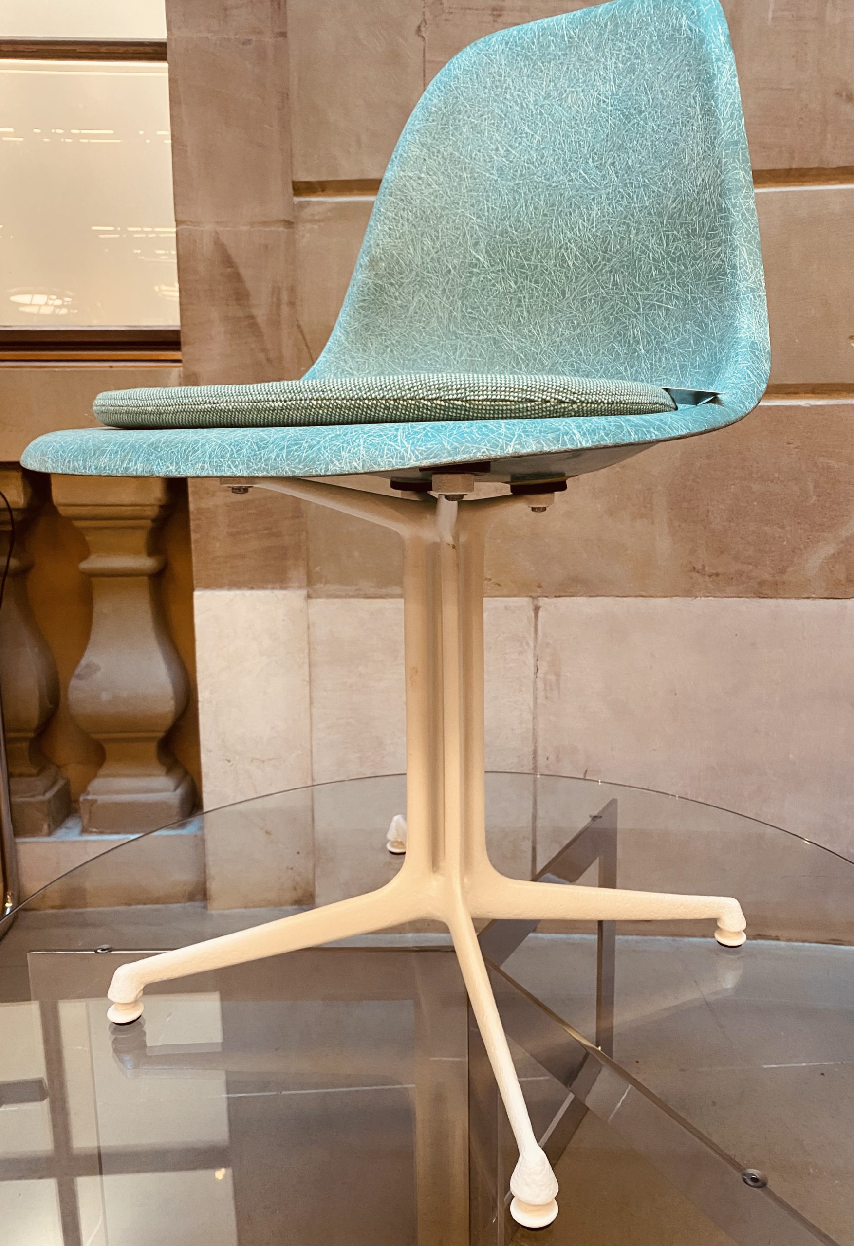 Chaise Charles Eames piètement Lafonda – Image 6