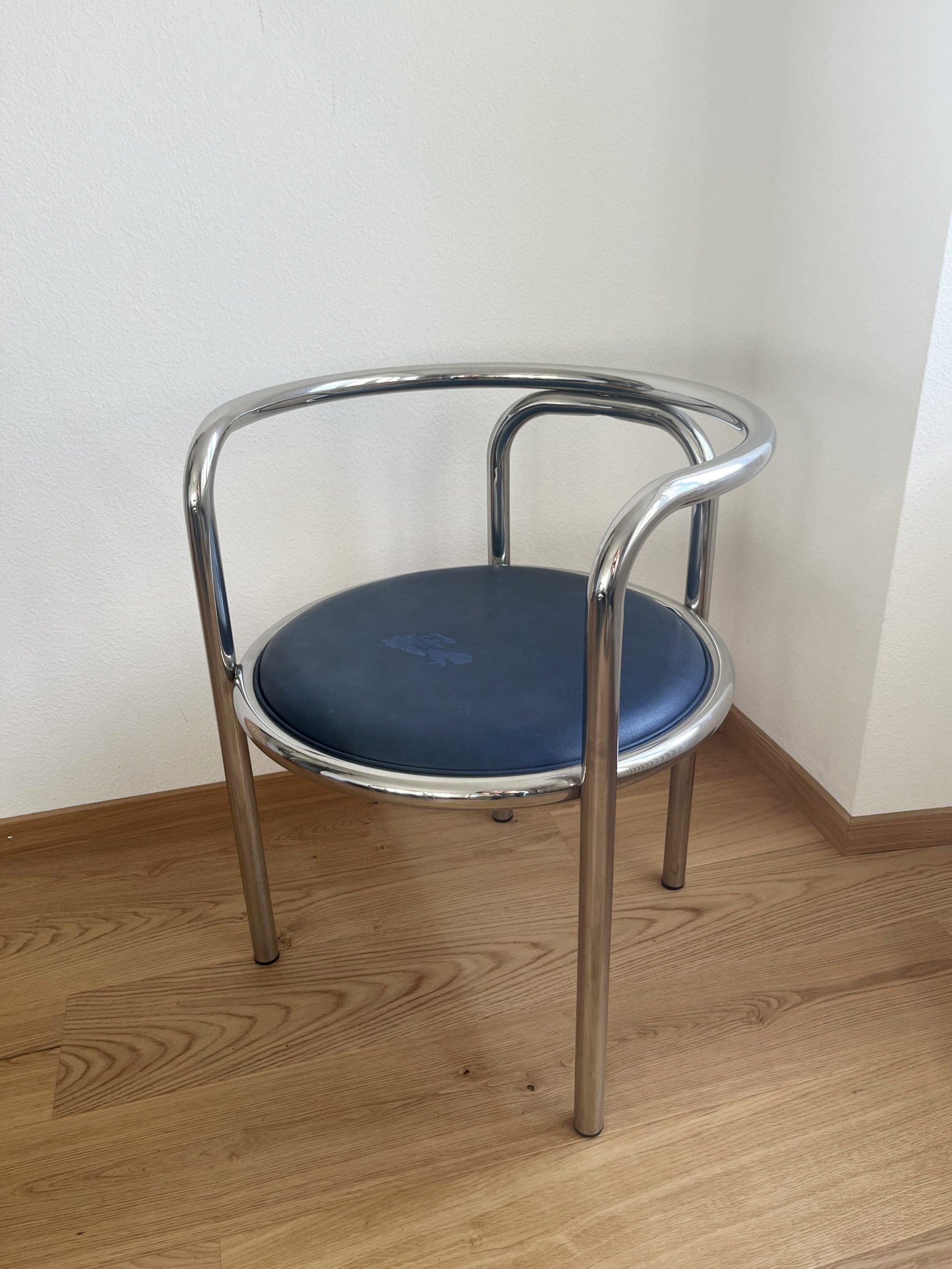 Chaises Locus Solus par Gae Aulenti – Image 7