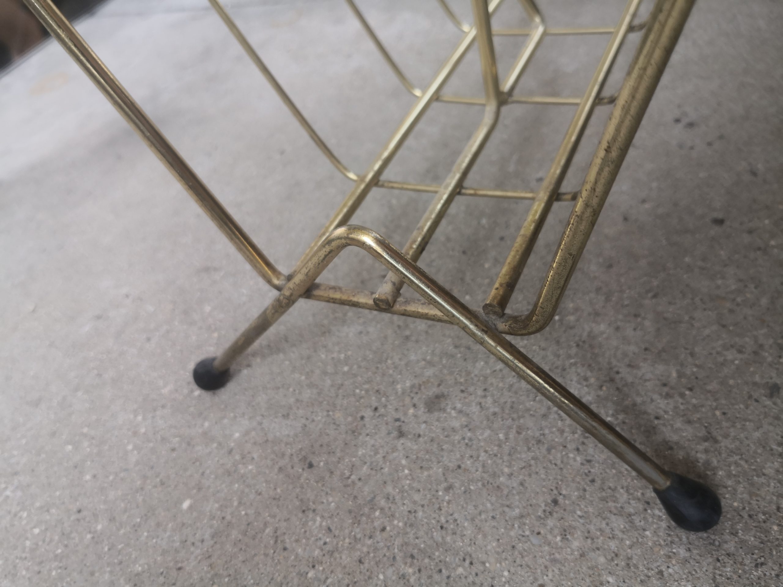 Vintage Vergoldeter Zeitungsständer – Bild 6