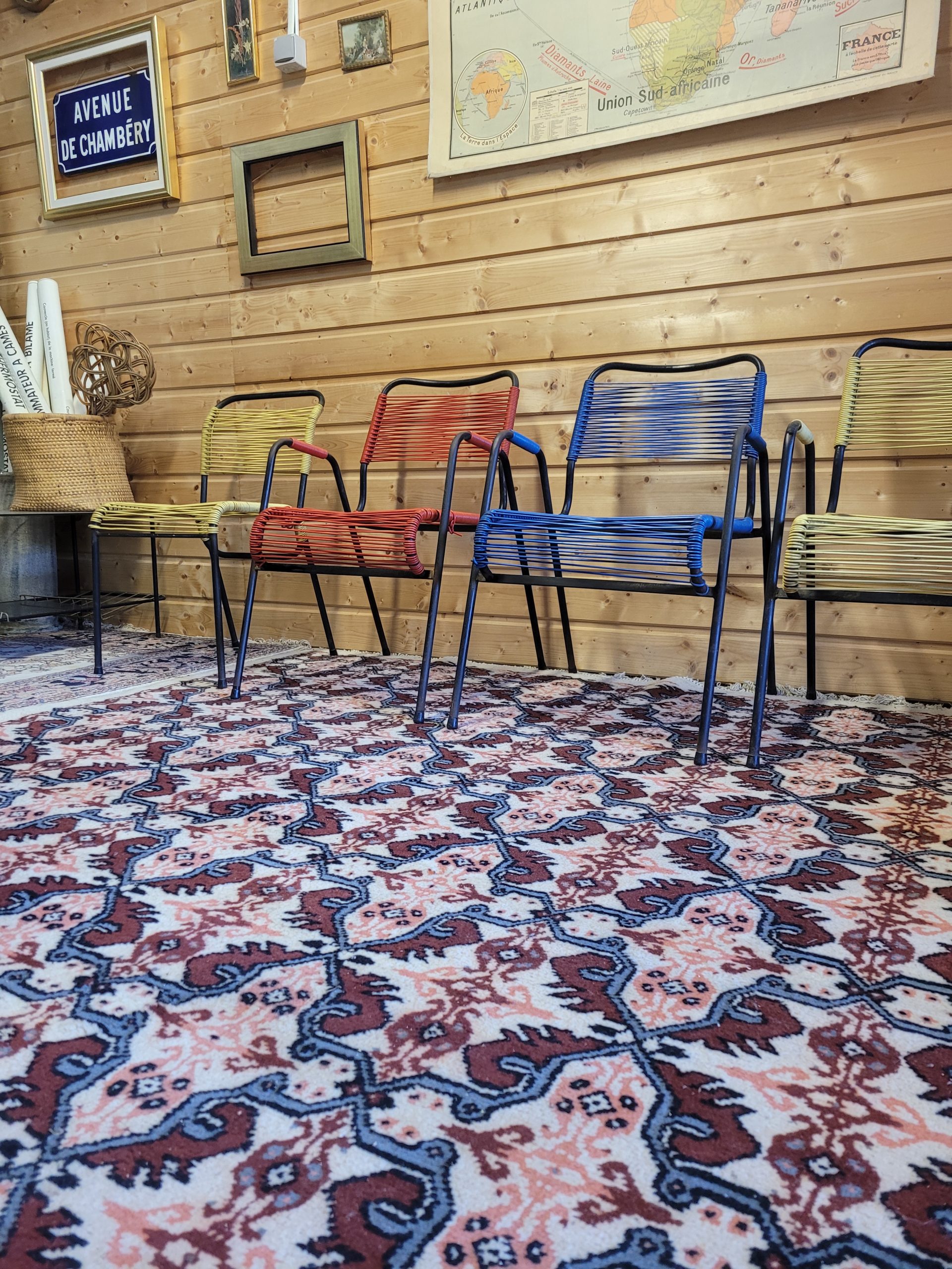 Fauteuils et chaises scoubidous années 50 – Image 14