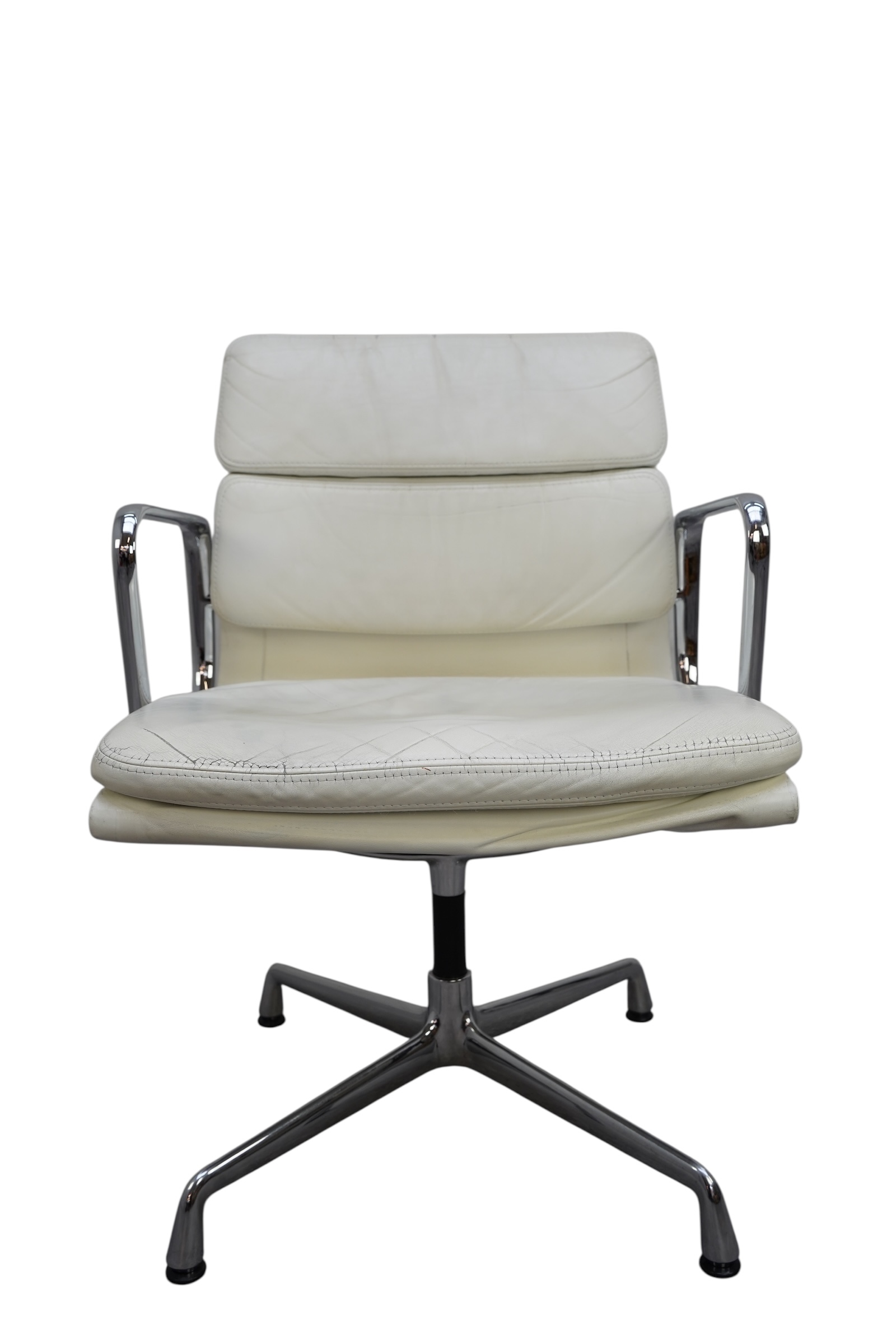 Soft Pad Chair EA 207 par Charles & Ray Eames – Image 2