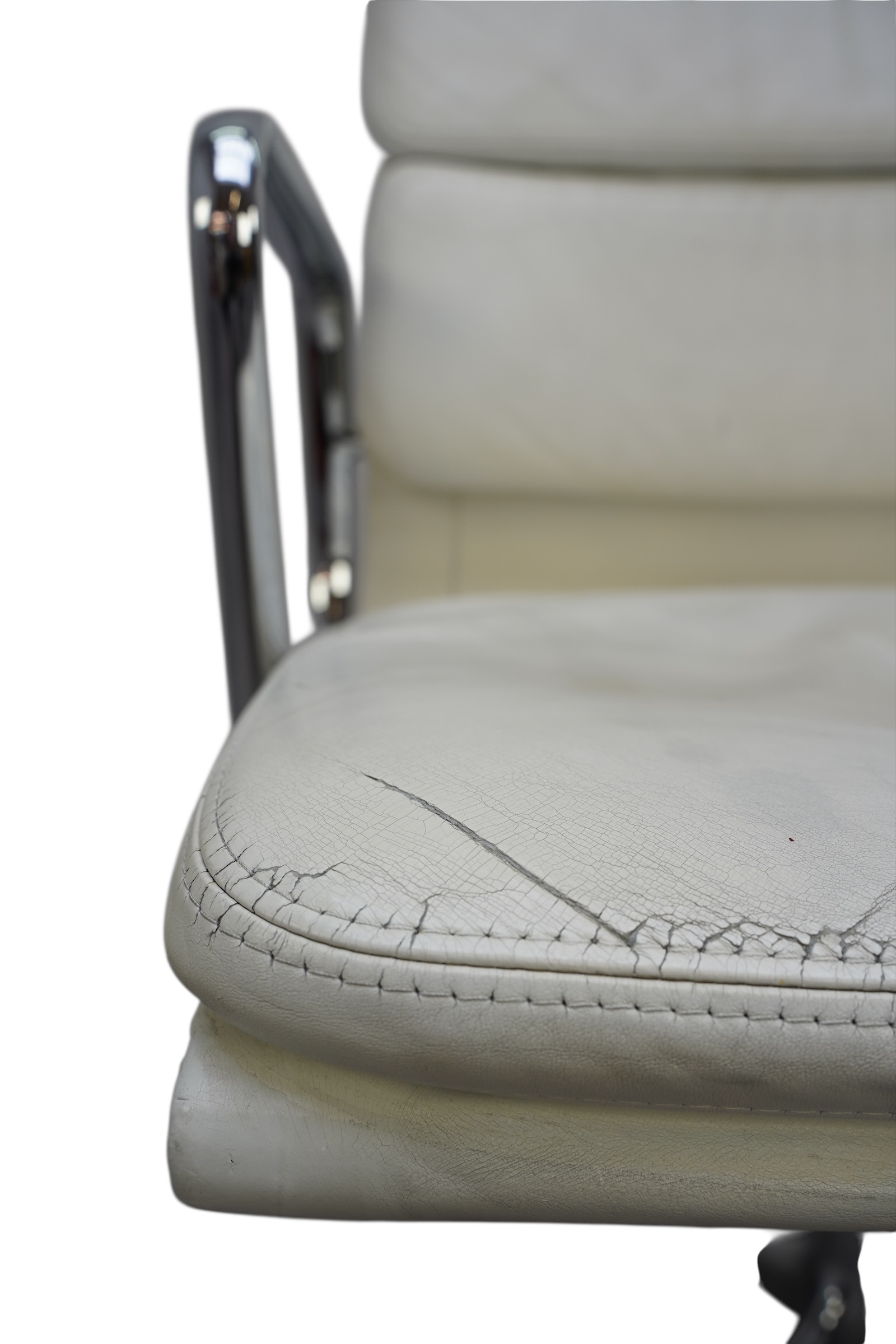 Soft Pad Chair EA 207 par Charles & Ray Eames – Image 4