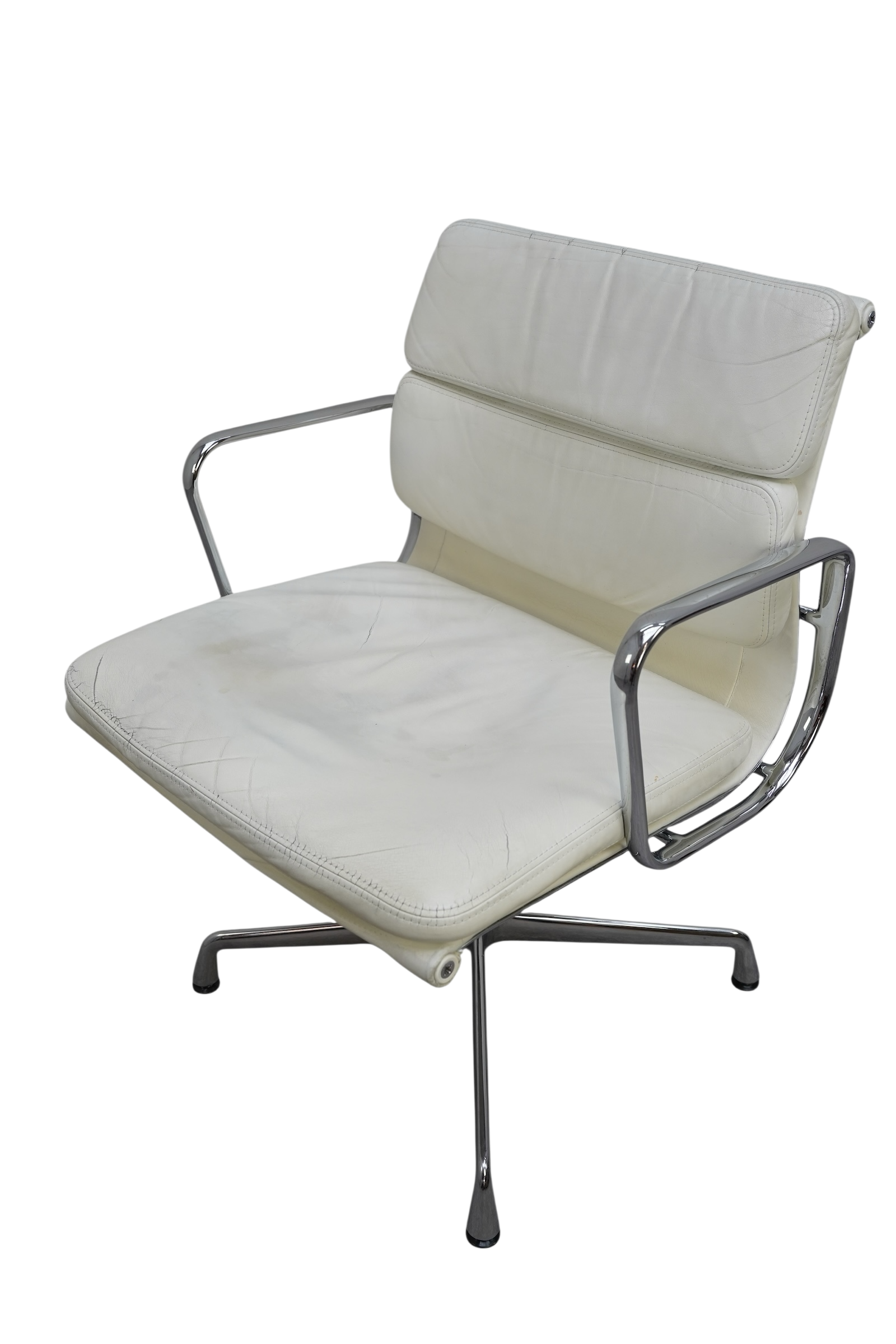 Soft Pad Chair EA 207 par Charles & Ray Eames – Image 3