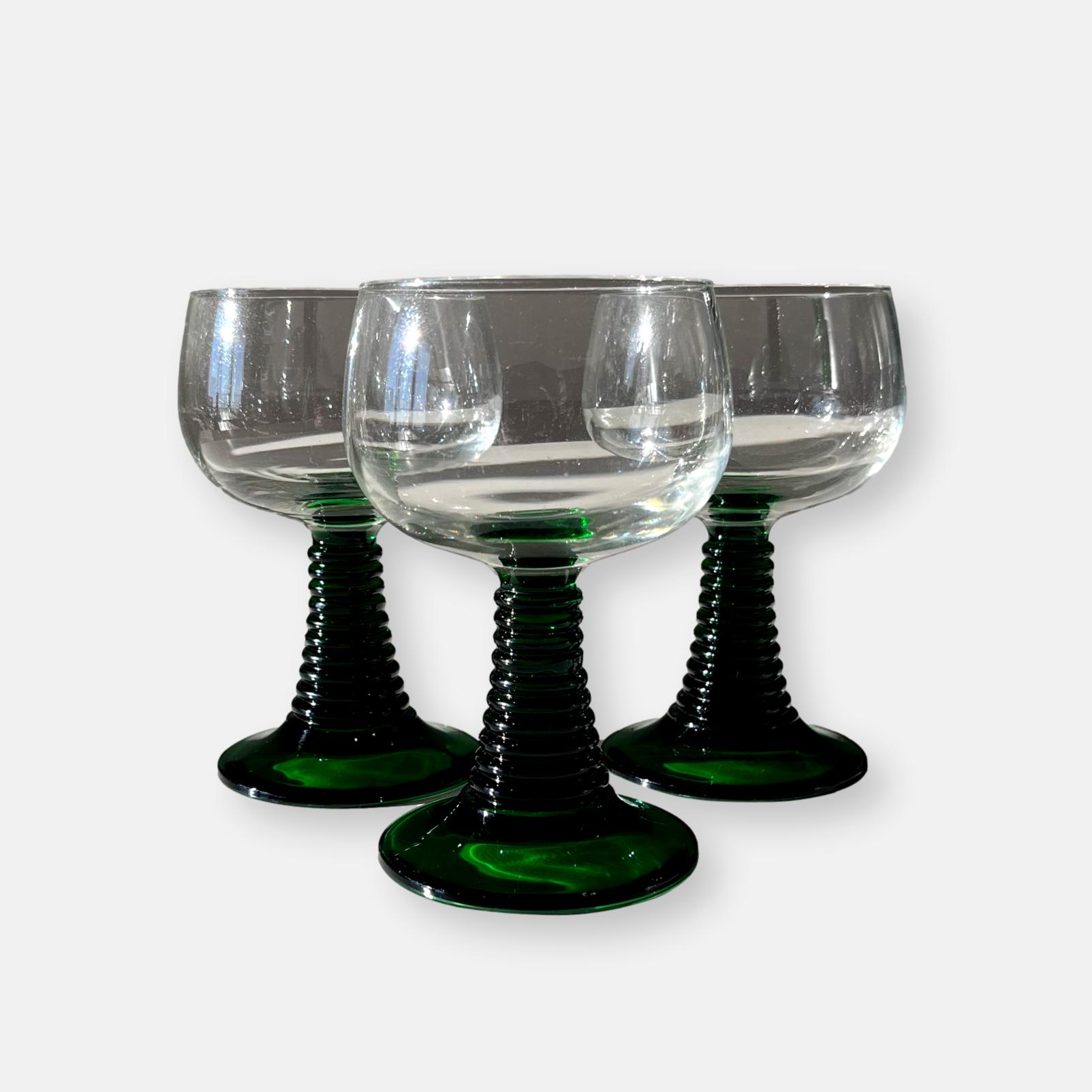 Trio de verre au pied vert