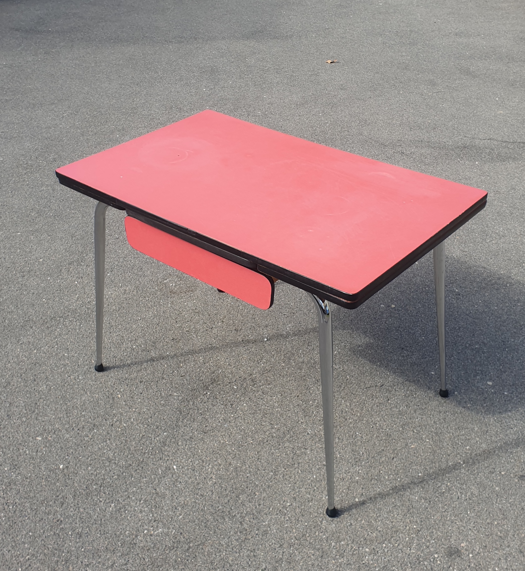 Table formica rouge framboise – Image 10