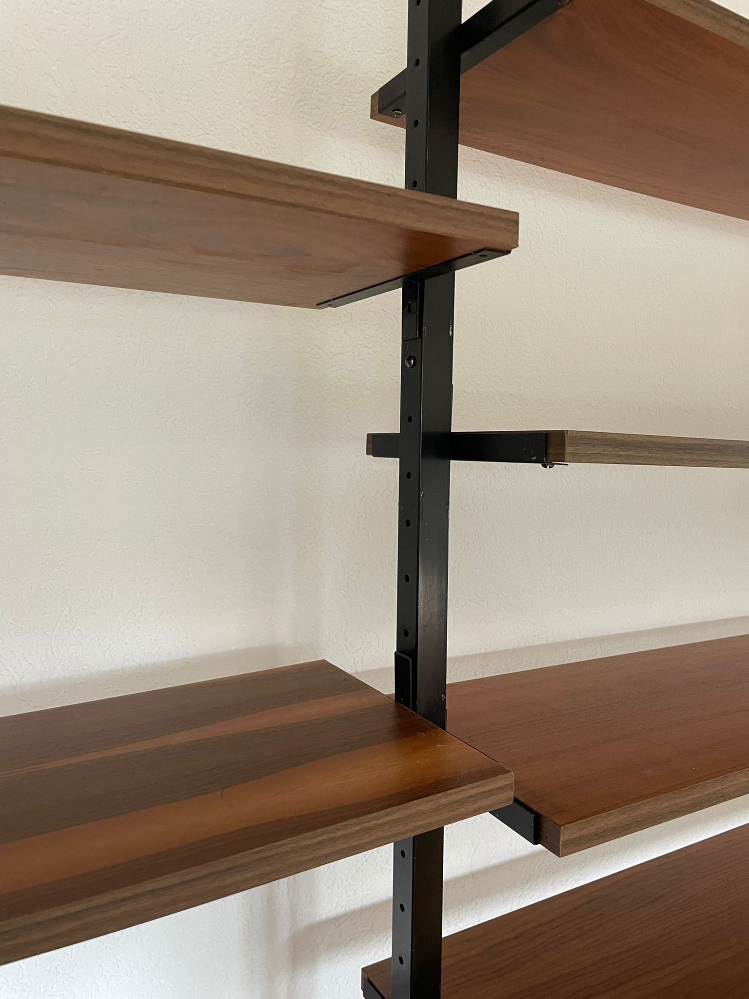 Bibliothèque sol plafond en teck et métal – Image 4