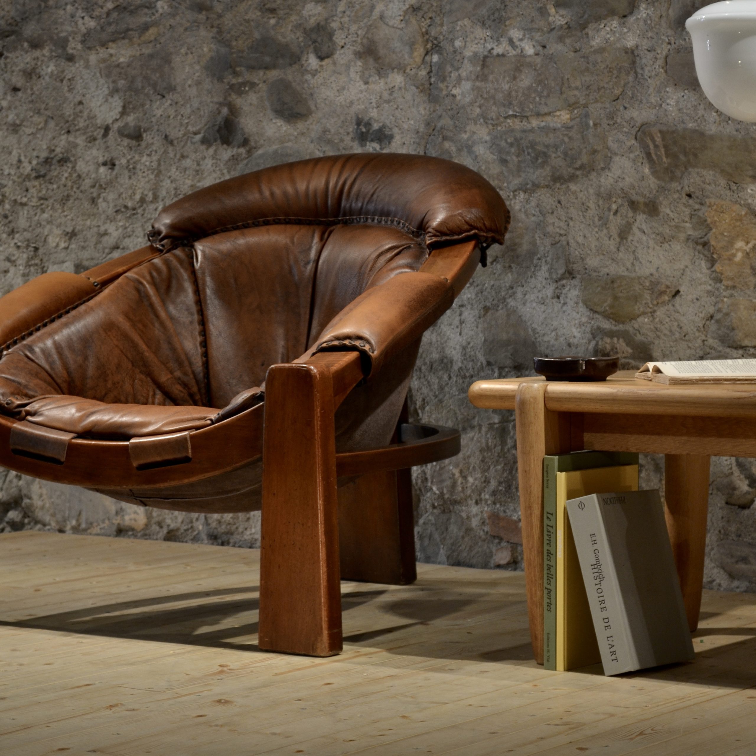 Fauteuil tripode brutaliste en cuir, Italie, 1970's – Image 10