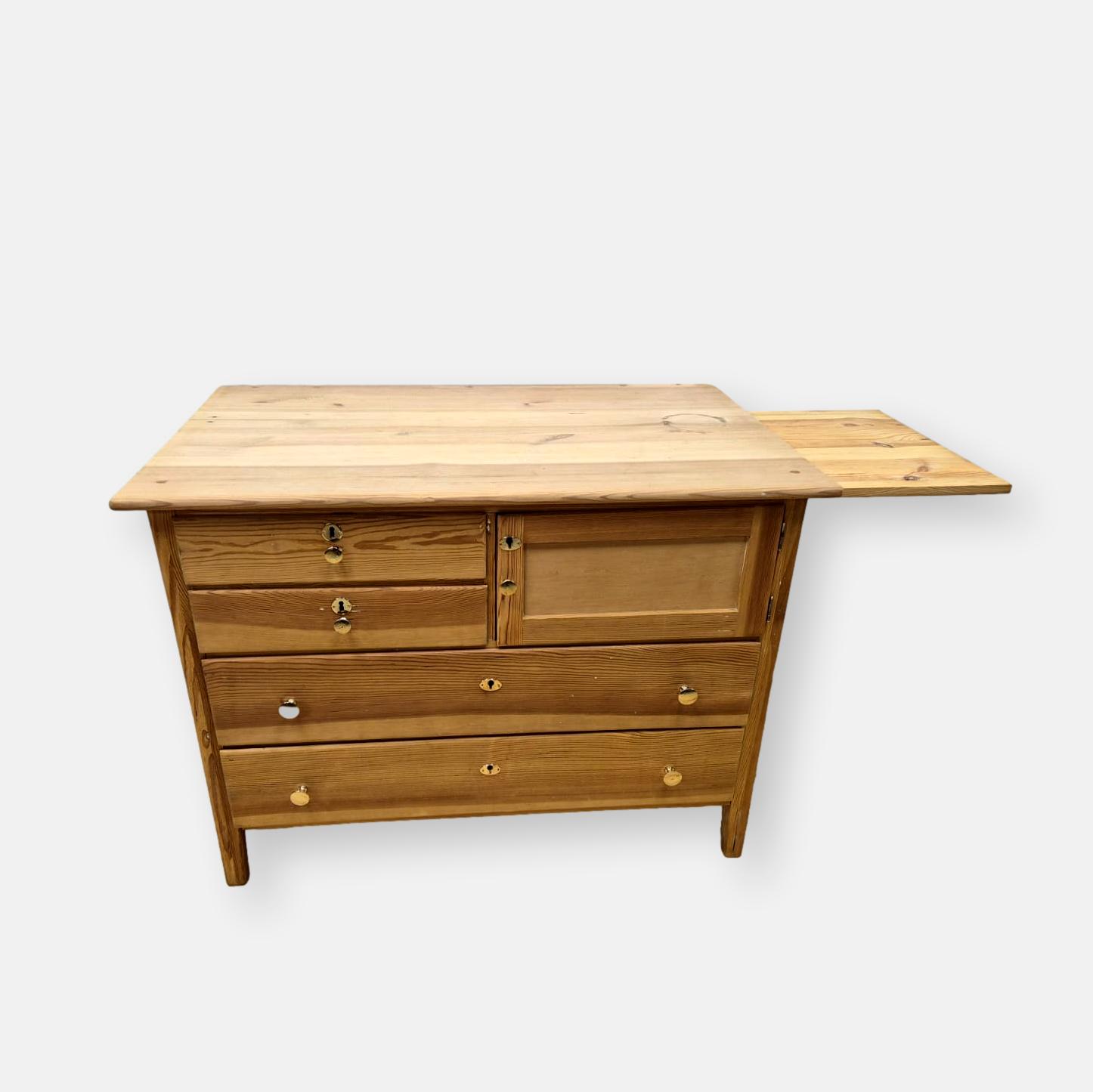 Ancien meuble de boulangerie