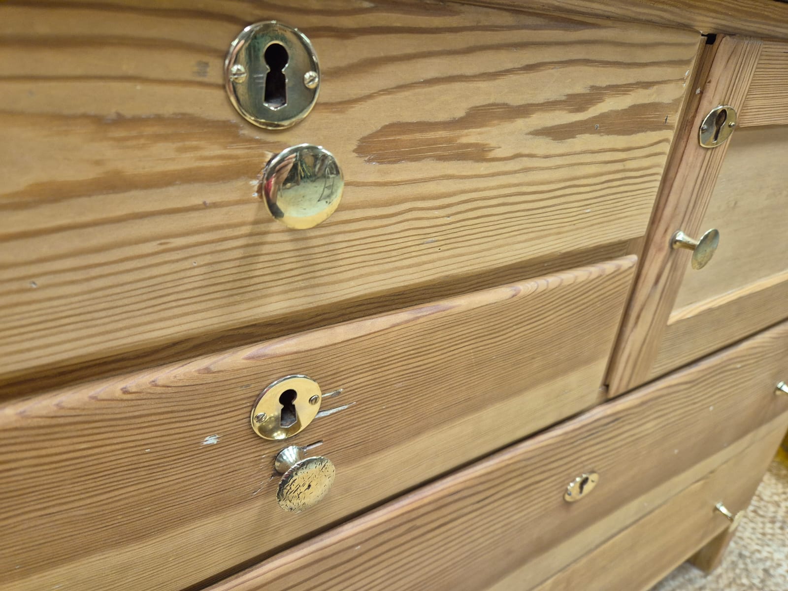 Ancien meuble de boulangerie – Image 9