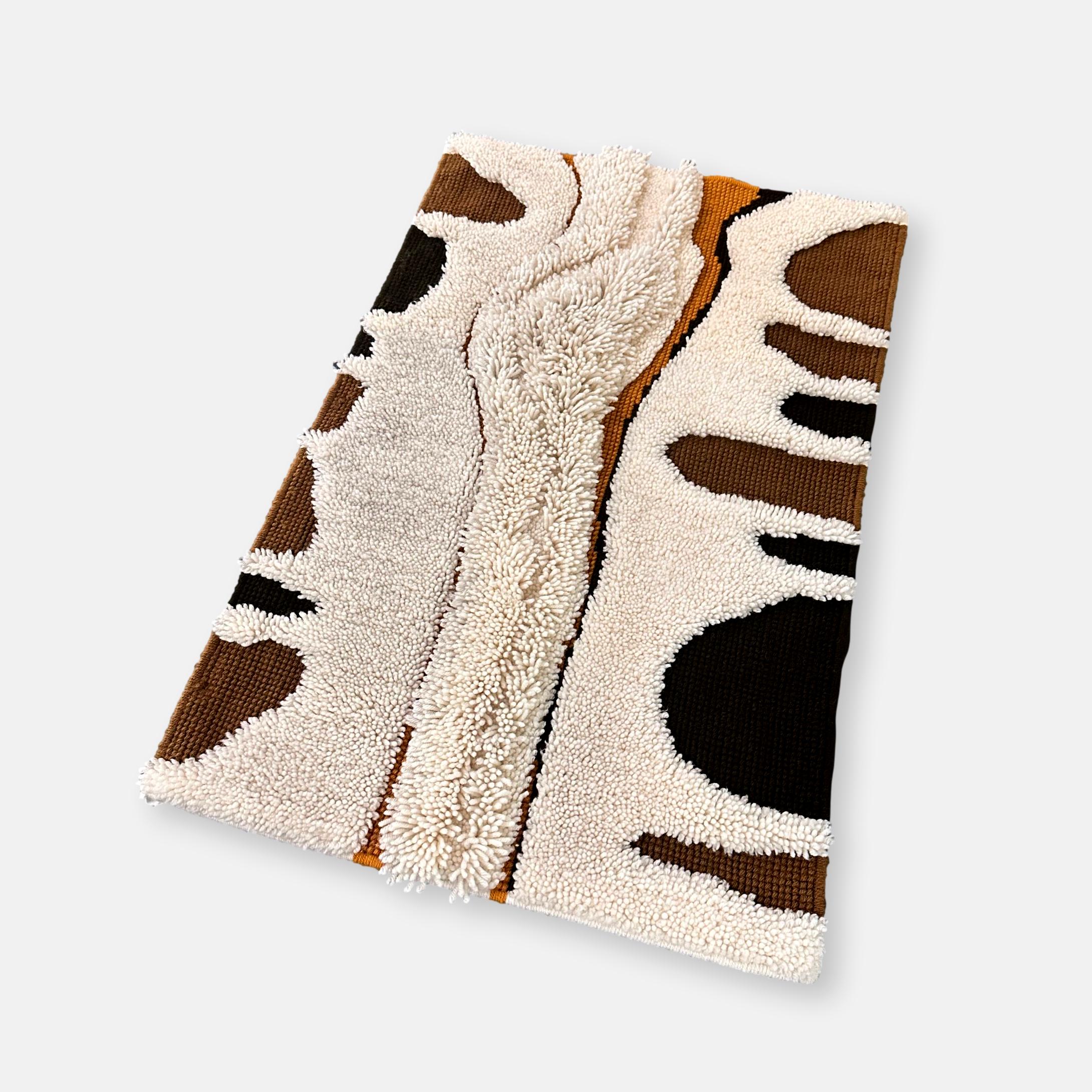 Tapis en laine mural ou sol 1970