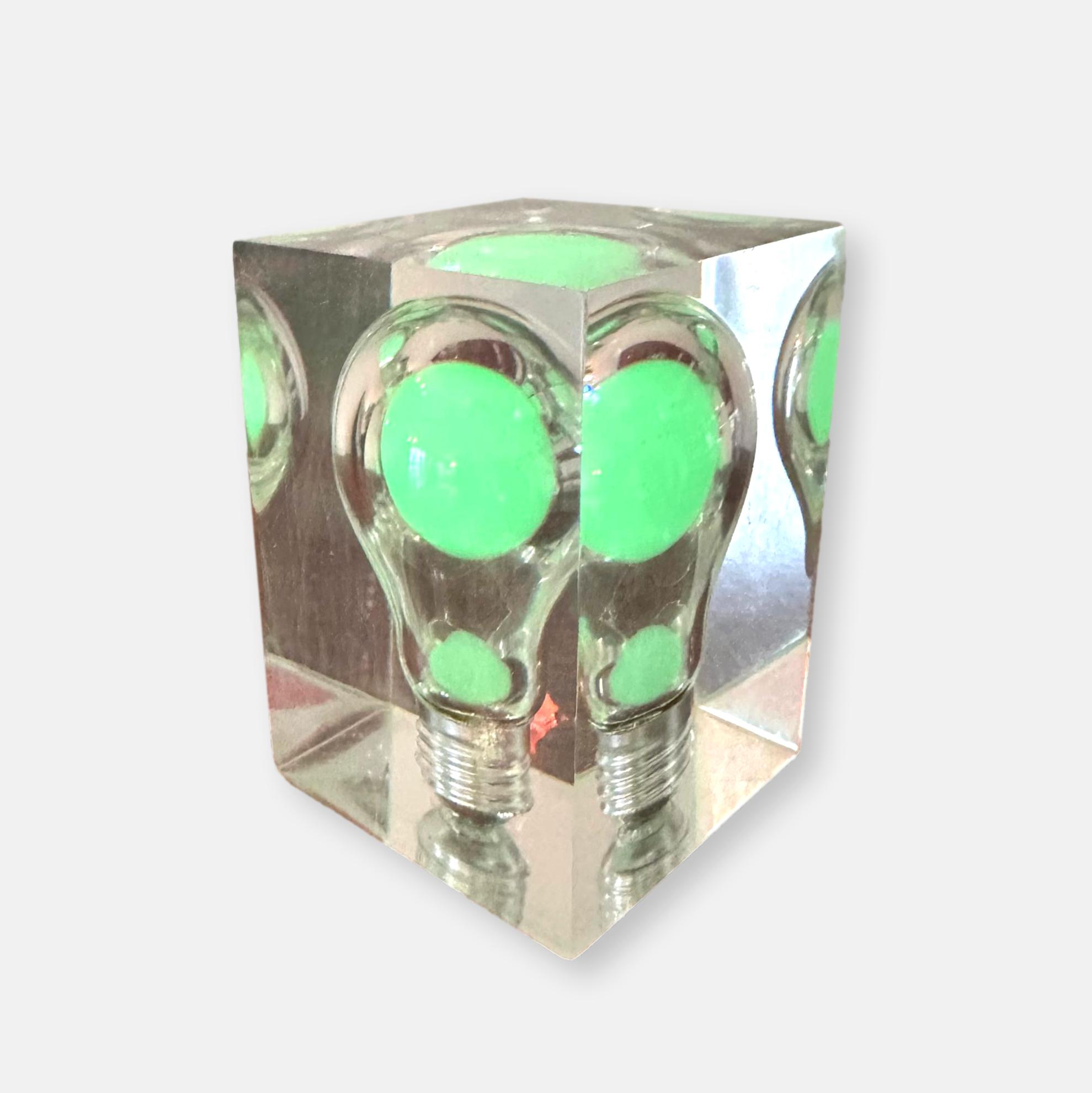 Sculpture ampoule Néon de Pierre Giraudon