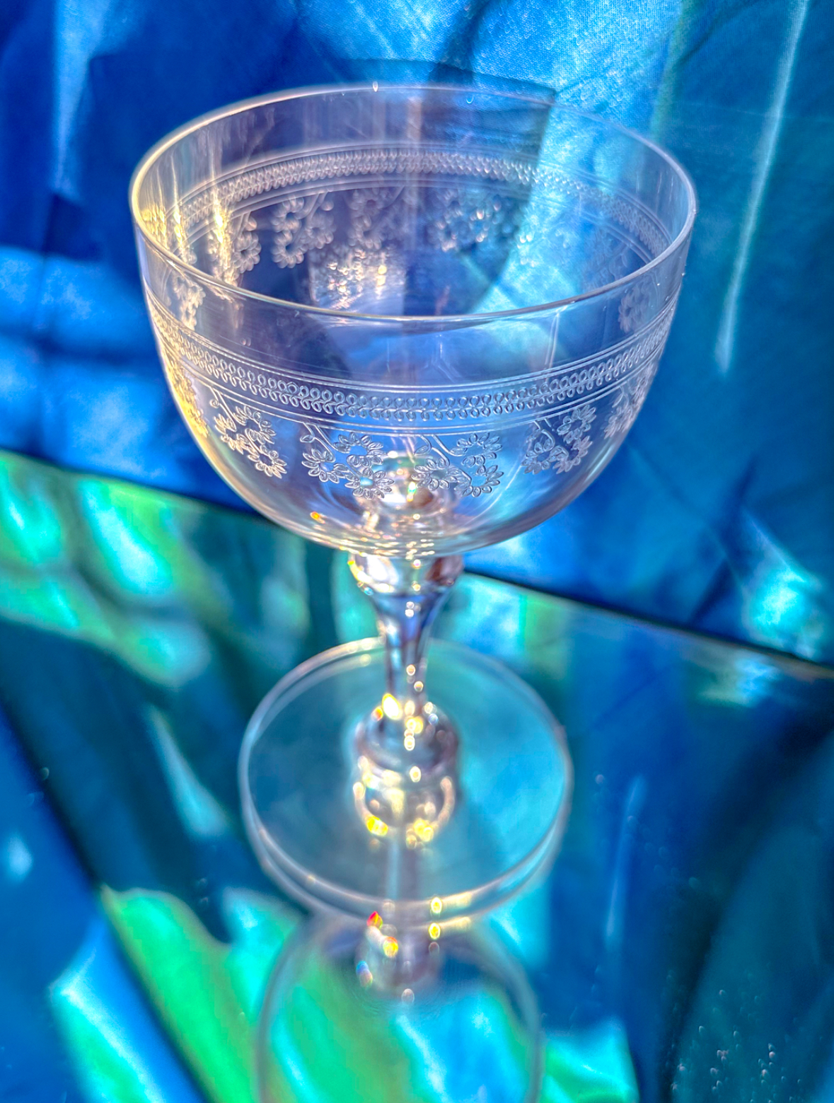 Lot de 7 coupes de champagne en verre gravé – Bild 6