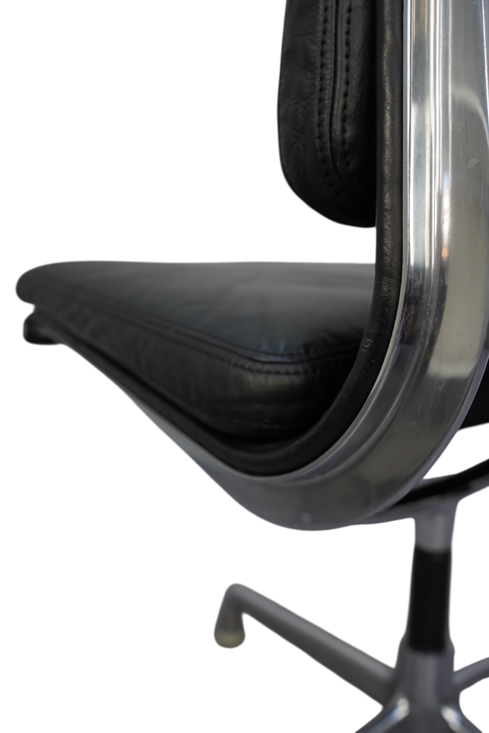 Soft Pad Chair EA 205 par Charles & Ray Eames – Image 6