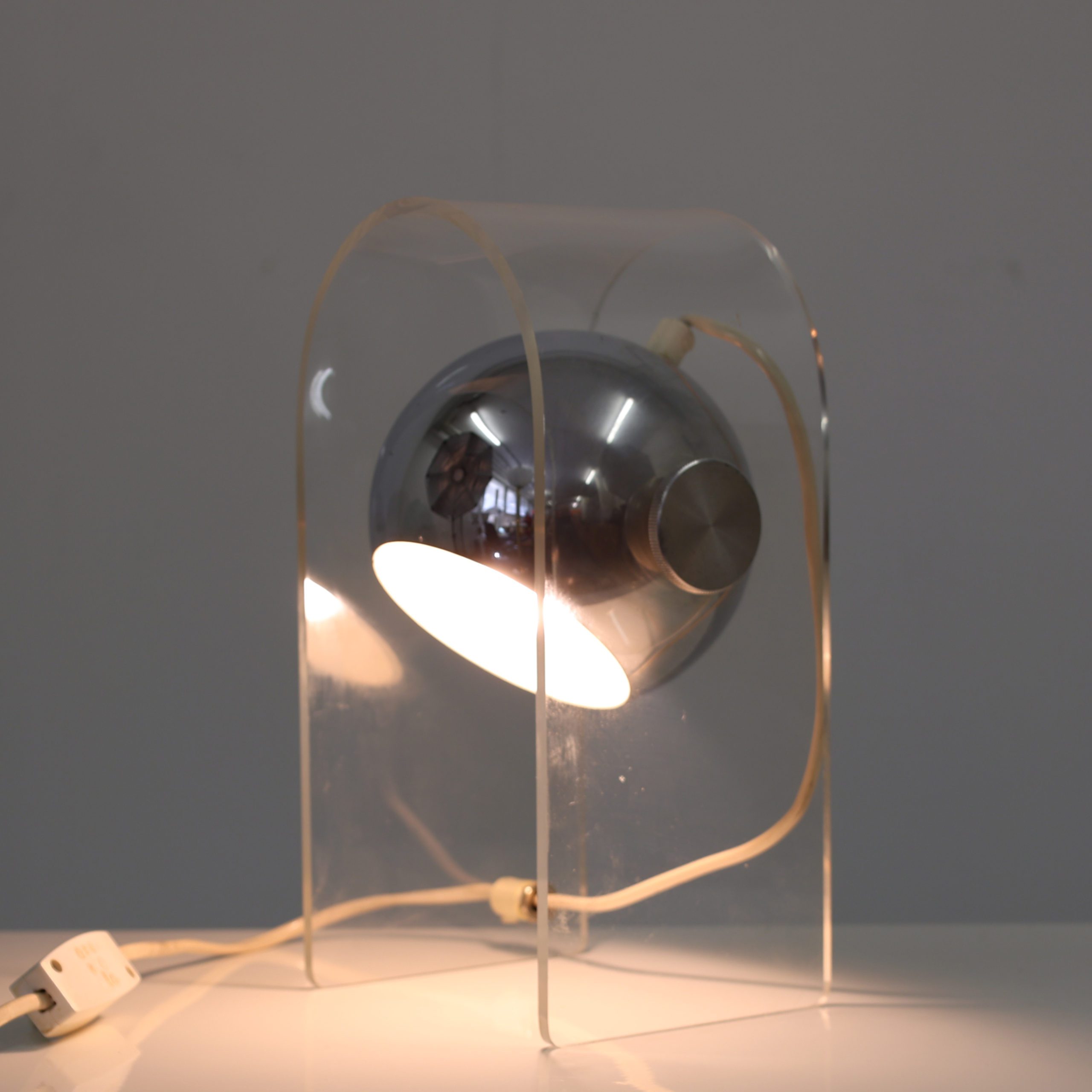 Lampe boule spot vintage Space Age plexiglass et métal – Image 6