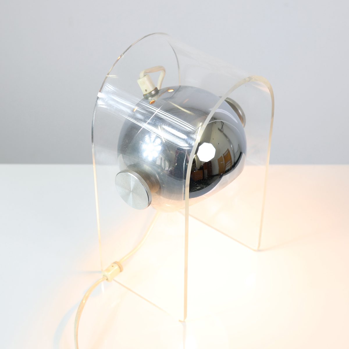 Lampe boule spot vintage Space Age plexiglass et métal – Image 10