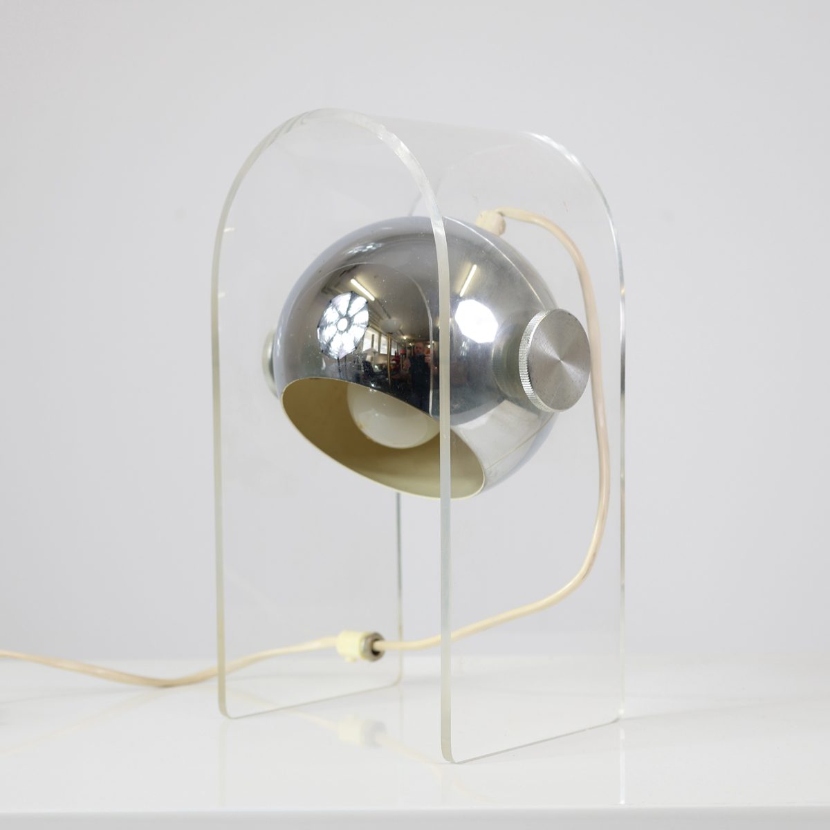 Lampe boule spot vintage Space Age plexiglass et métal – Image 16
