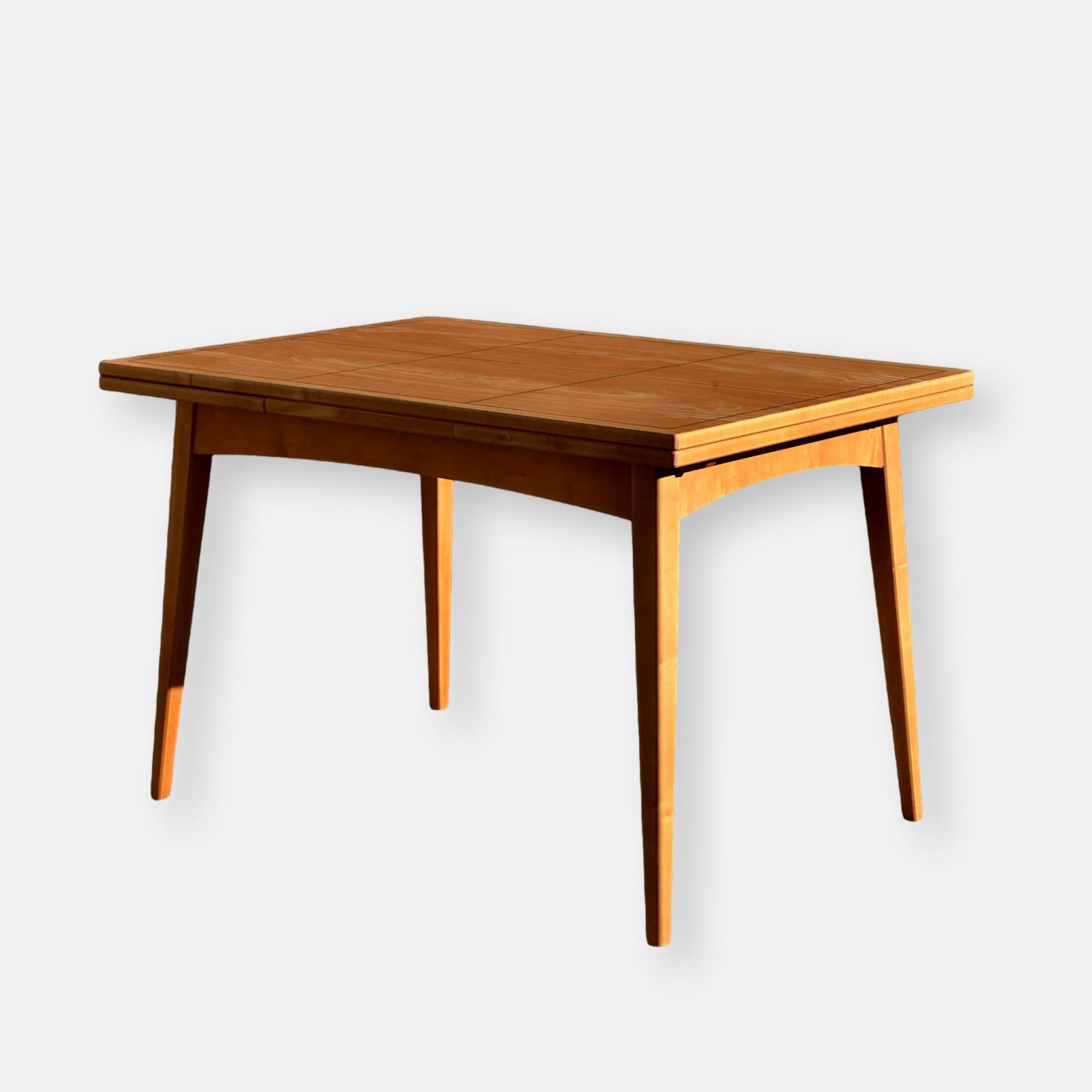 Table en bouleau H. Glarus attr. Hans Bellmann