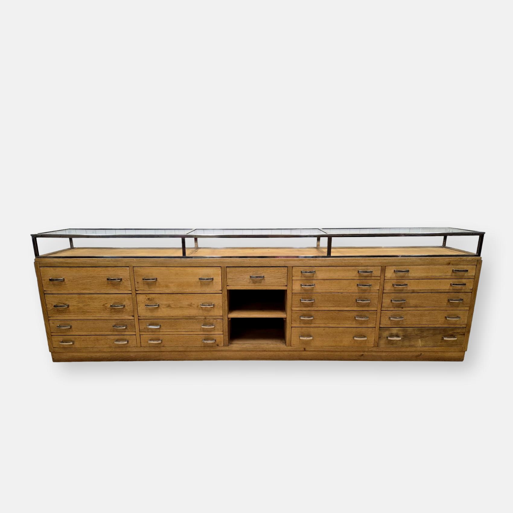 Ancien comptoir vitrine