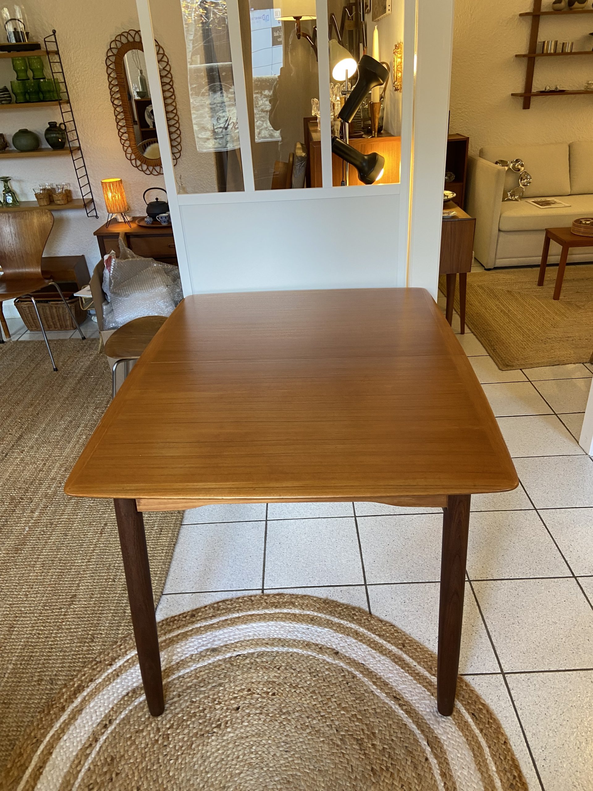 Table à manger en teck avec rallonge – Image 2