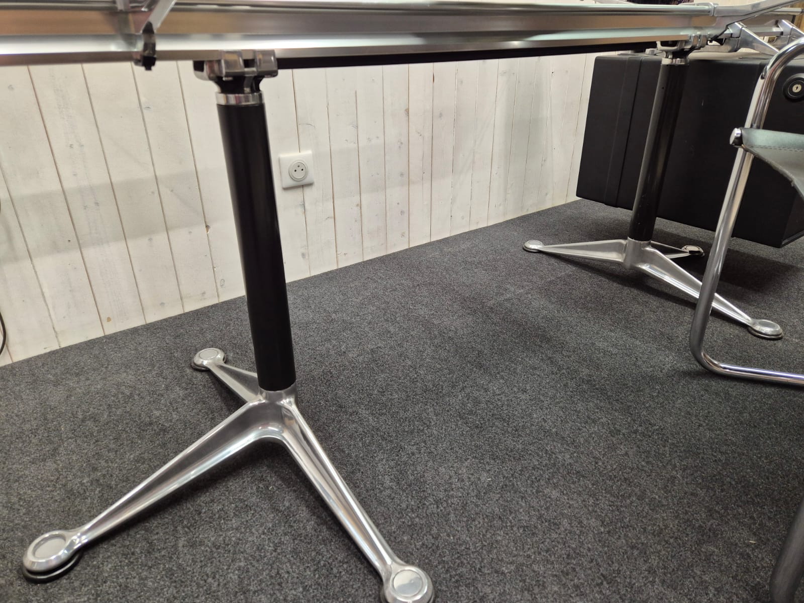 Bureau Herman Miller – Image 10