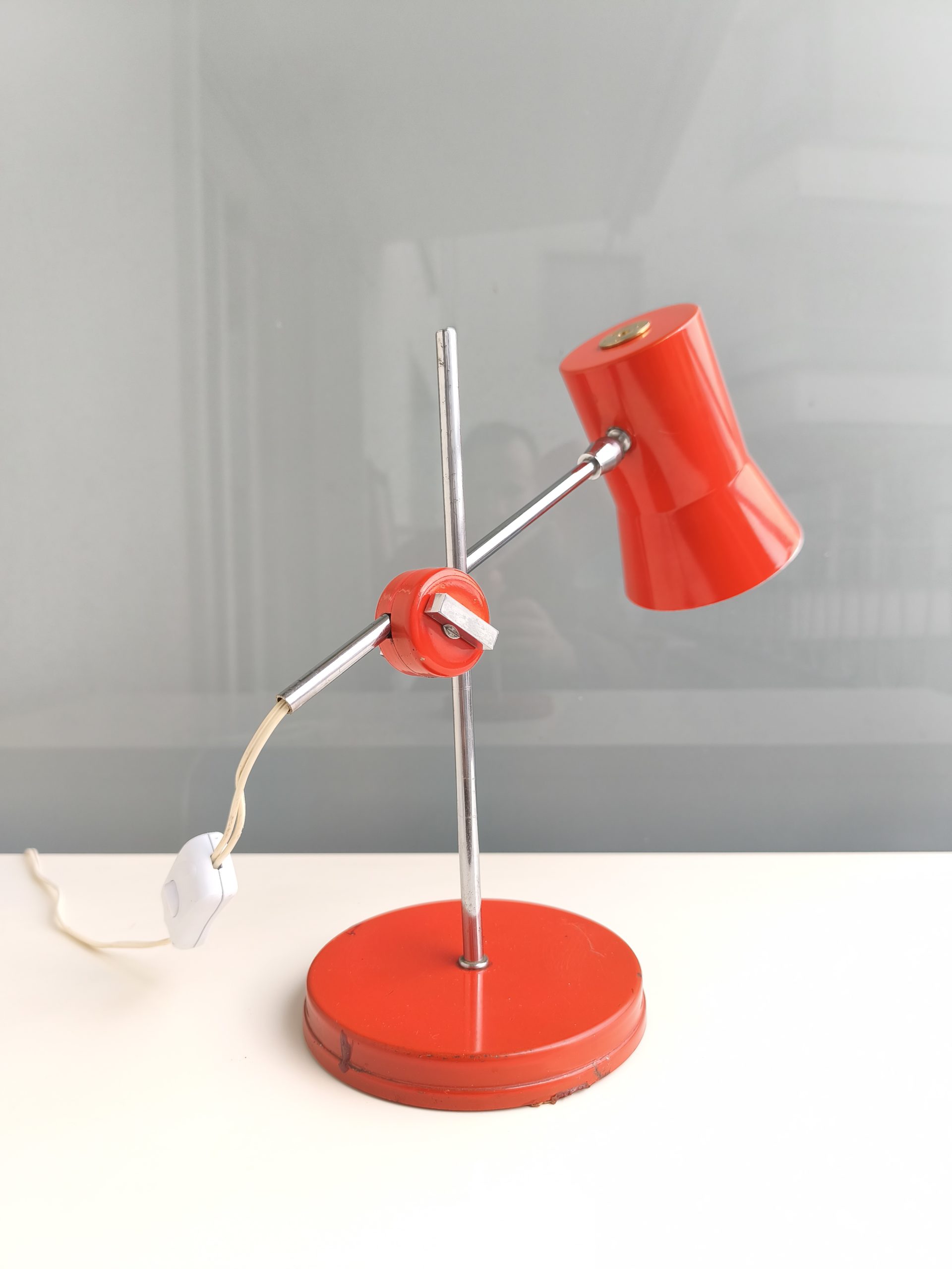 Lampe de table rouge – Image 3