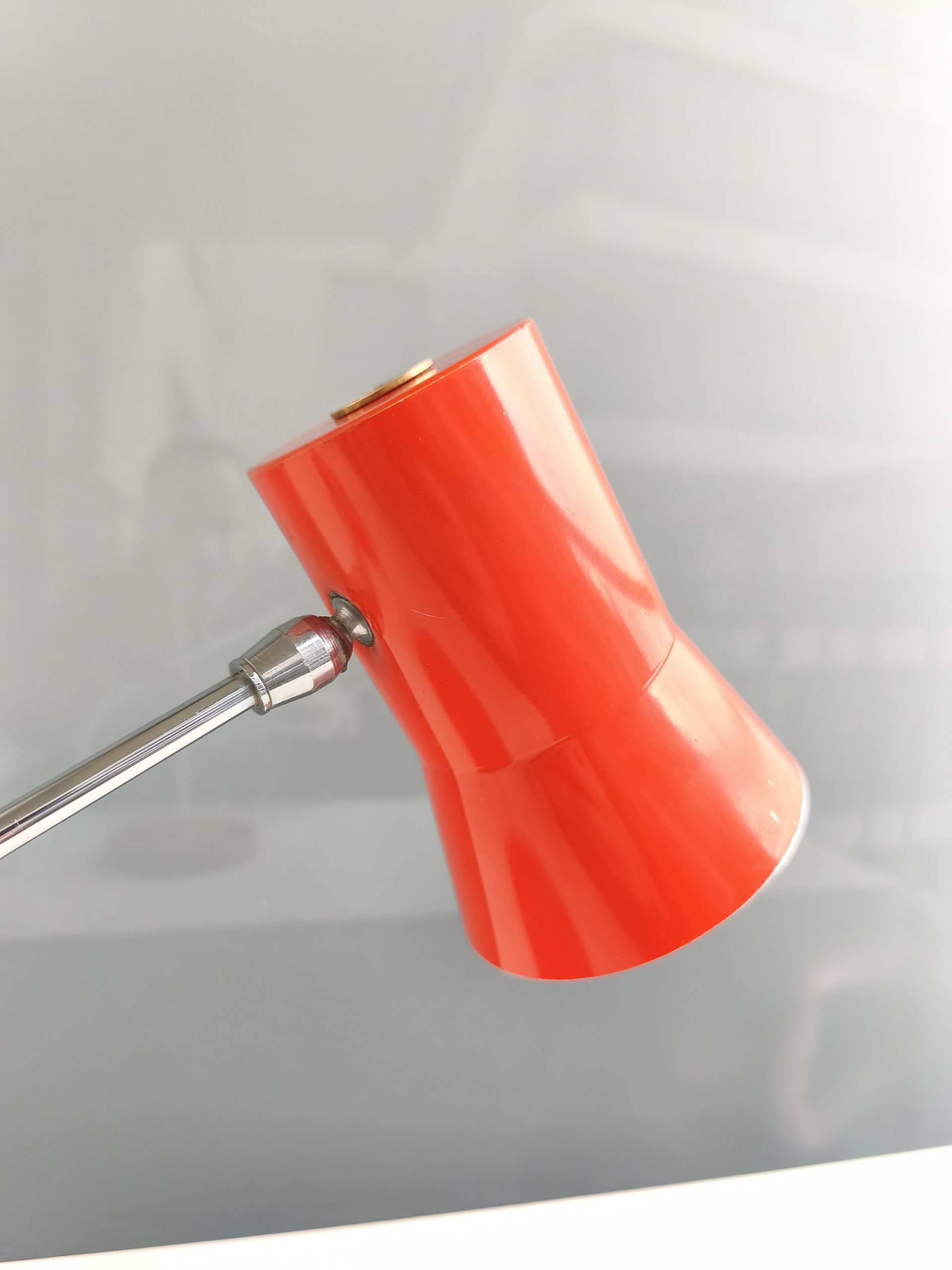 Lampe de table rouge – Image 4