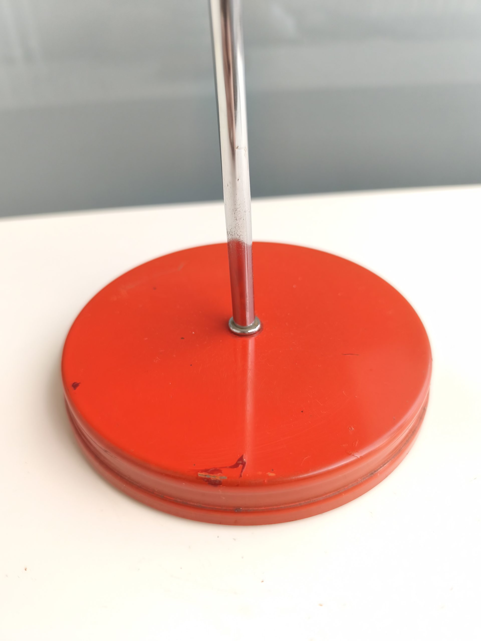 Lampe de table rouge – Image 10