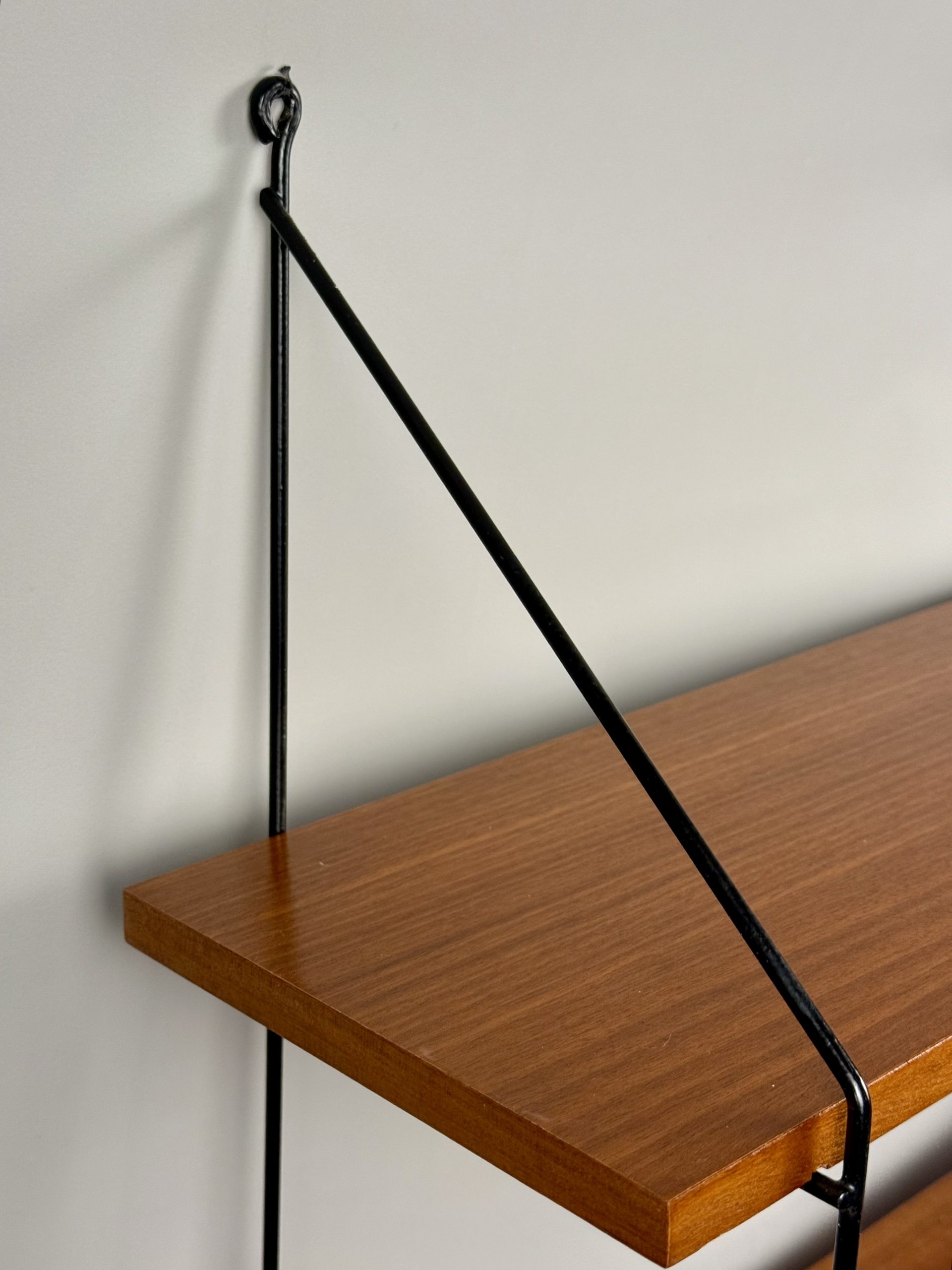 Vintage wall shelf with three teak veneer shelves – Image 7