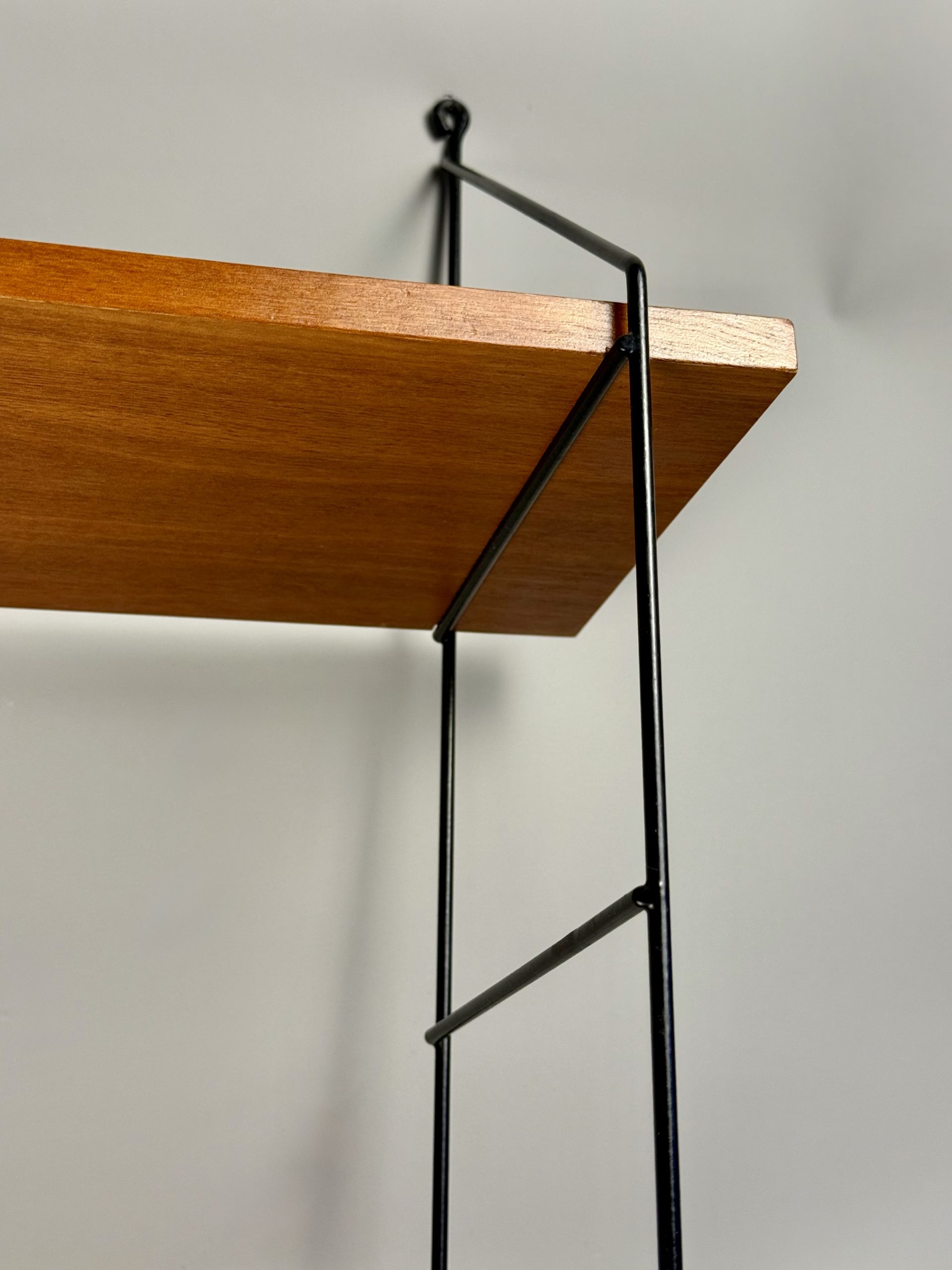 Vintage wall shelf with three teak veneer shelves – Image 6