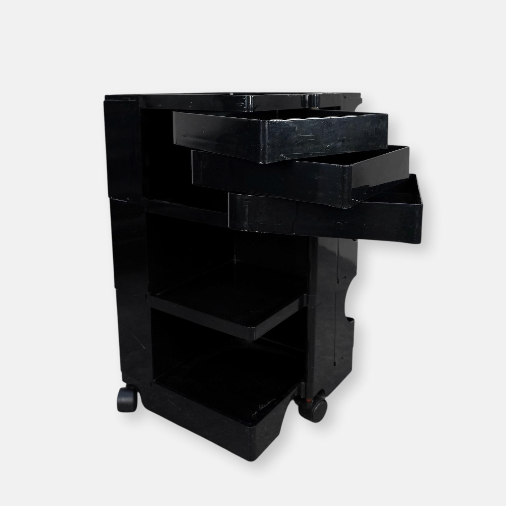 Chariot de service de Joe Colombo, Bieffeplast