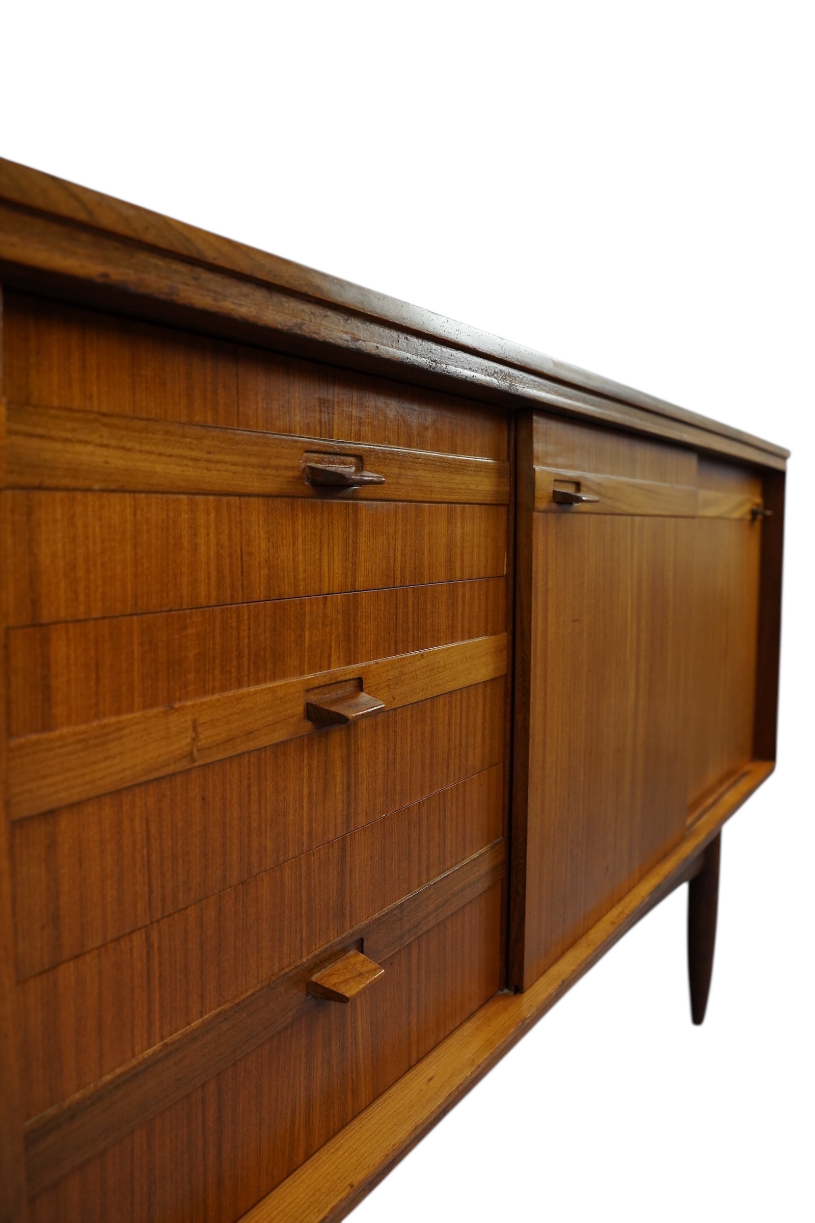 Enfilade Edenfield par Arthur Edward, White & Newton – Image 4