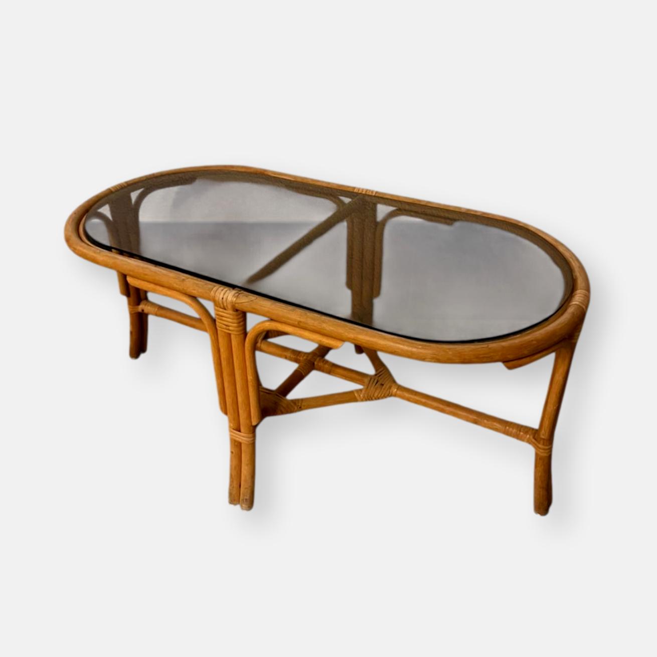 Table basse ovale en rotin