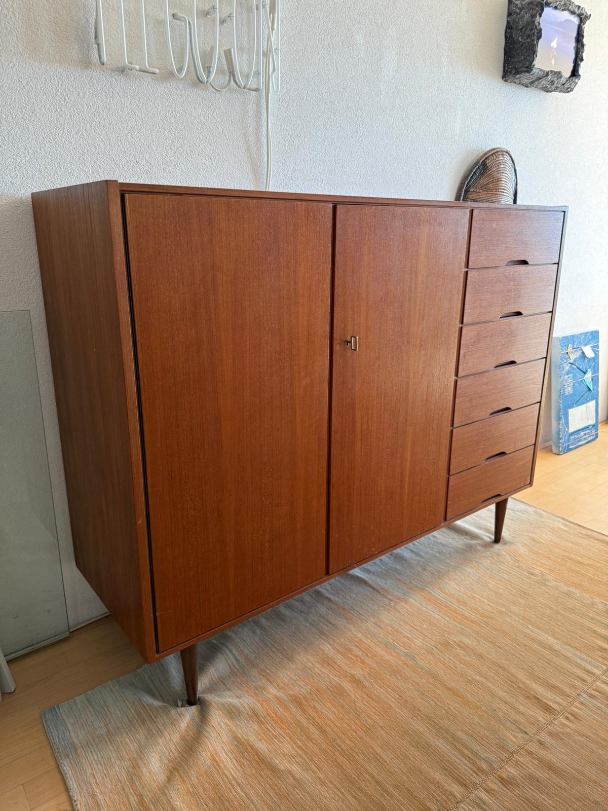 Highboard danois en teck des années 60 – Image 4
