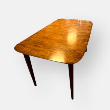 Table extensible d’inspiration scandinave – fin des années 1940