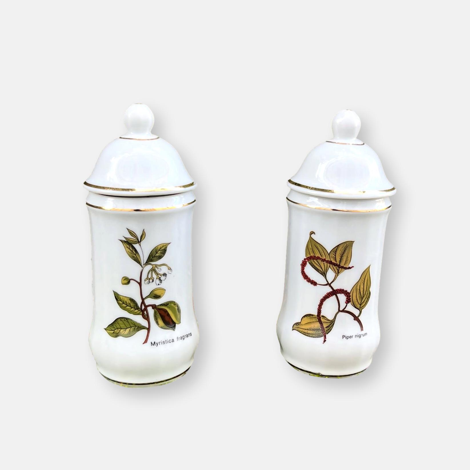 Paire de pots à épices en porcelaine