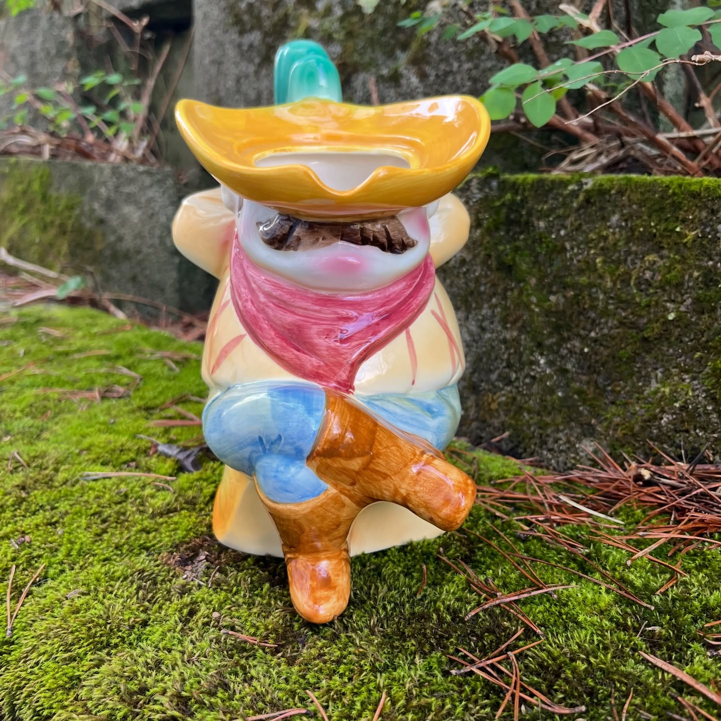 Pichet en barbotine en forme de mexicain – Image 4