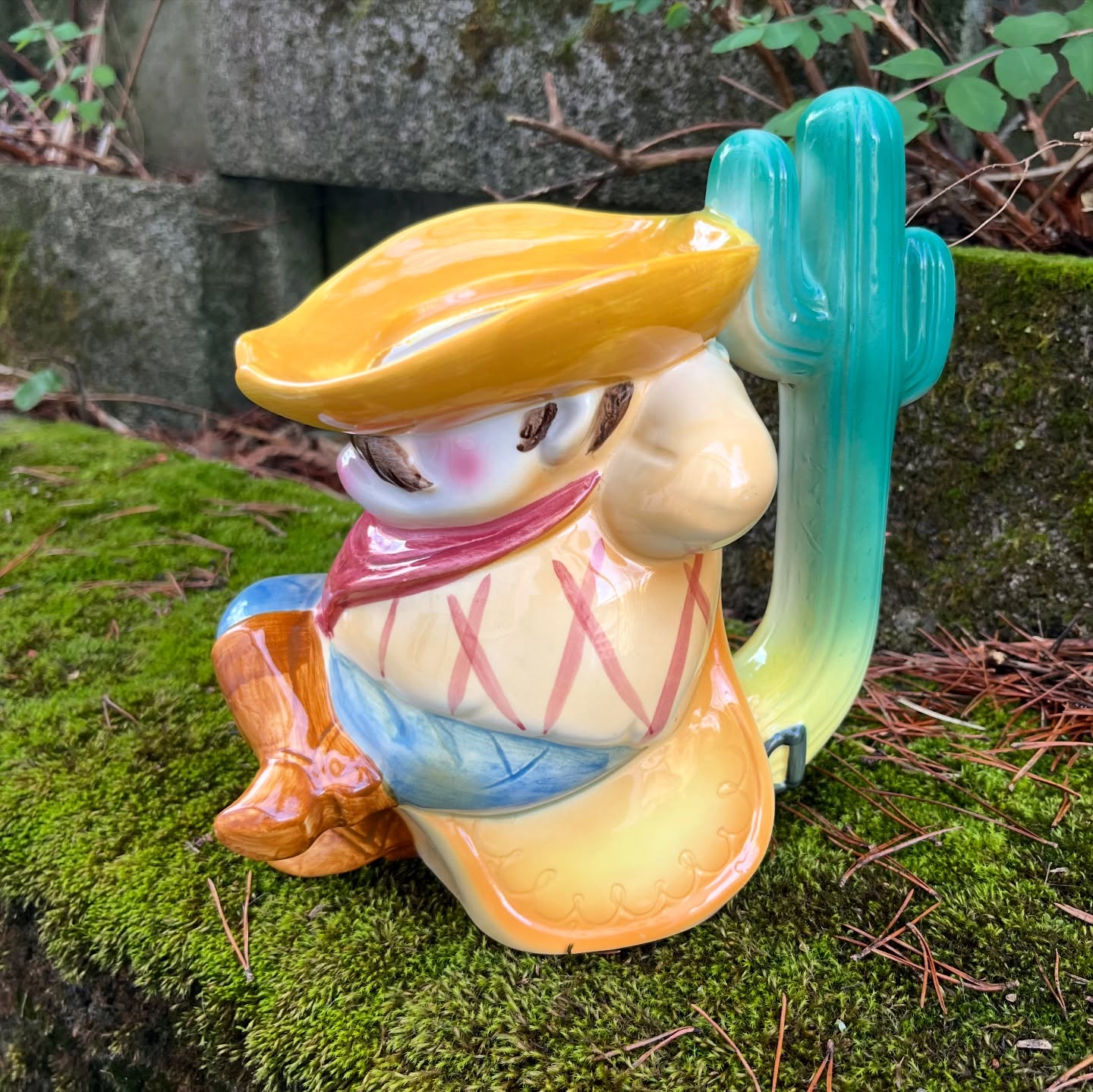 Pichet en barbotine en forme de mexicain – Image 2