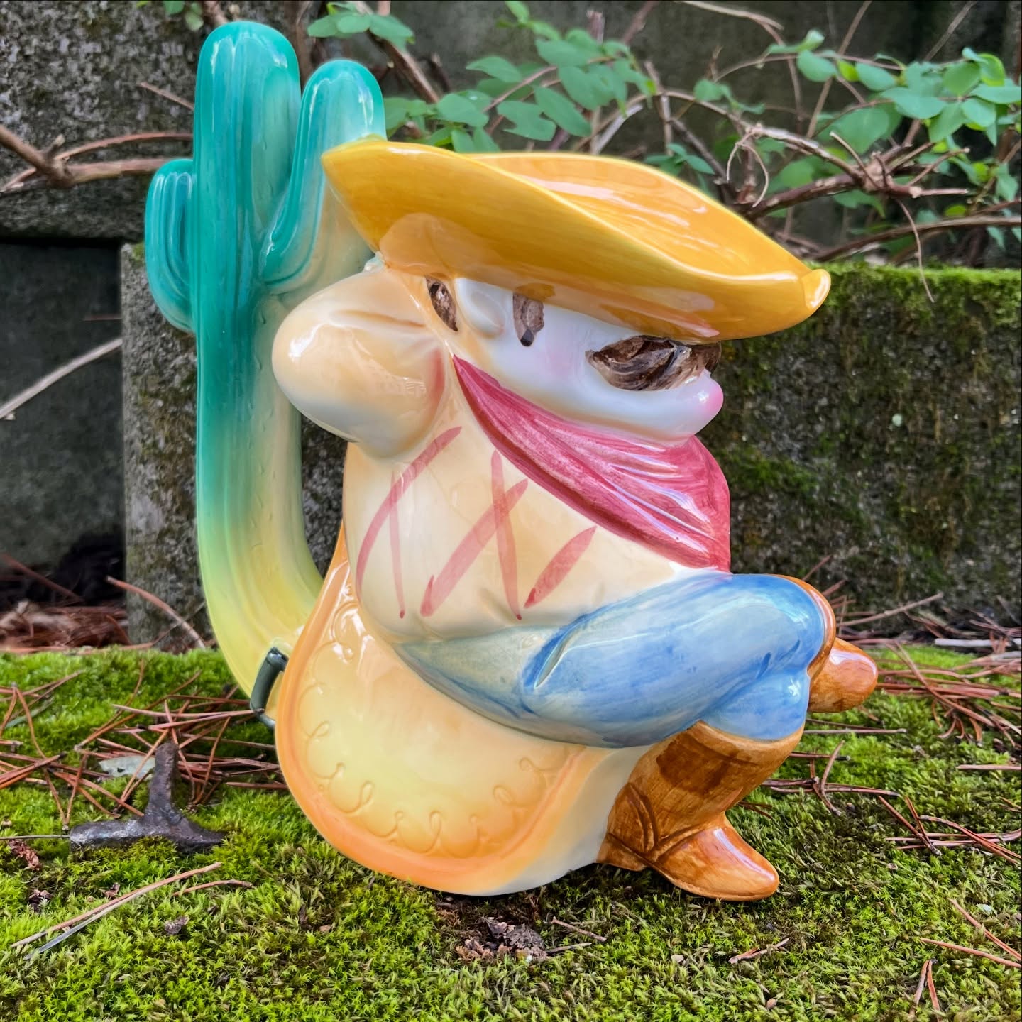 Pichet en barbotine en forme de mexicain – Image 5