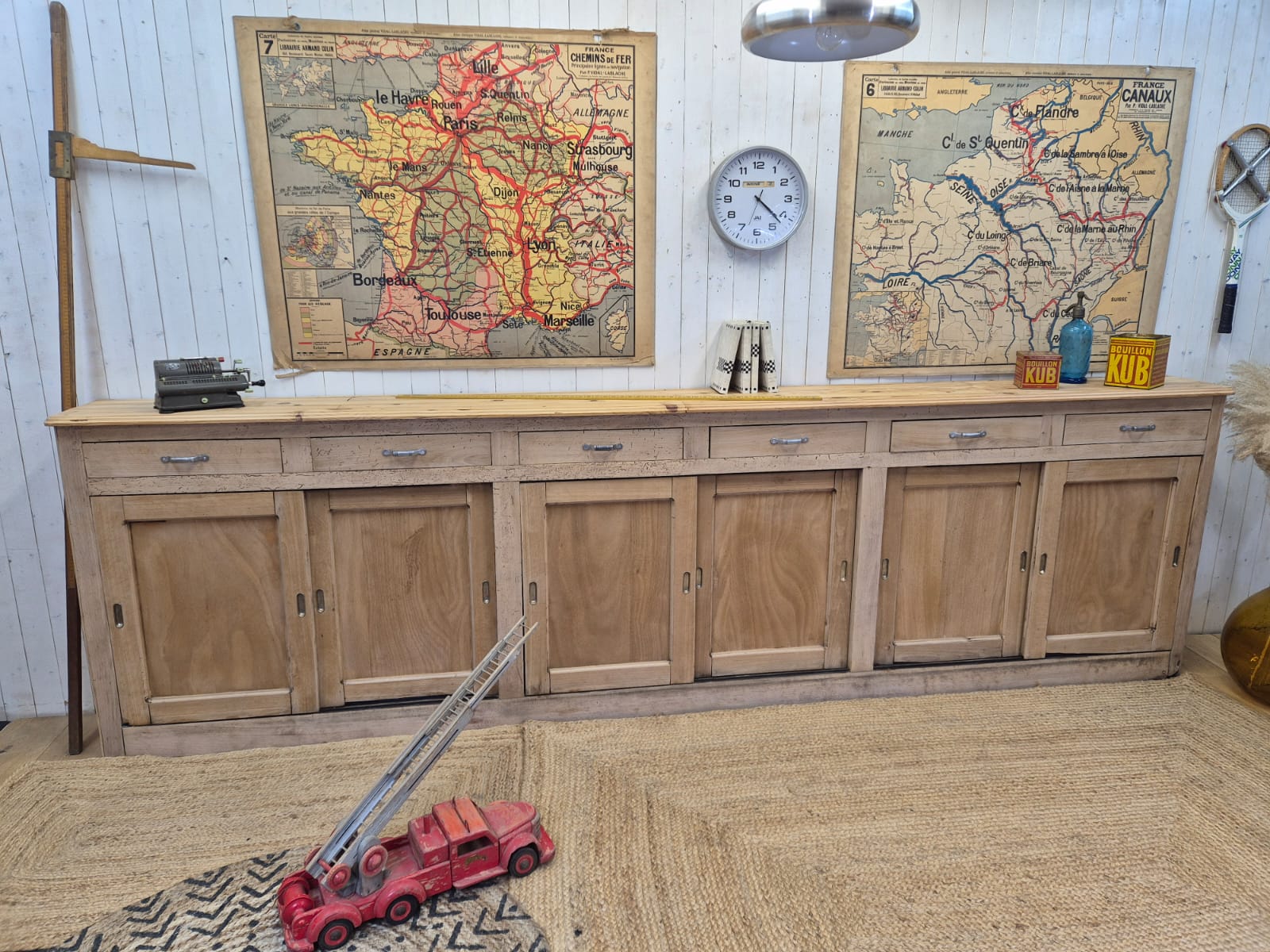 Ancien comptoir d'école – Image 9