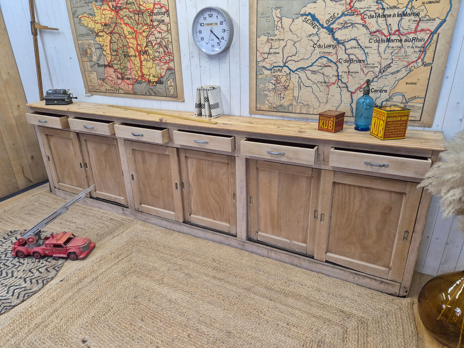 Ancien comptoir d'école – Image 4