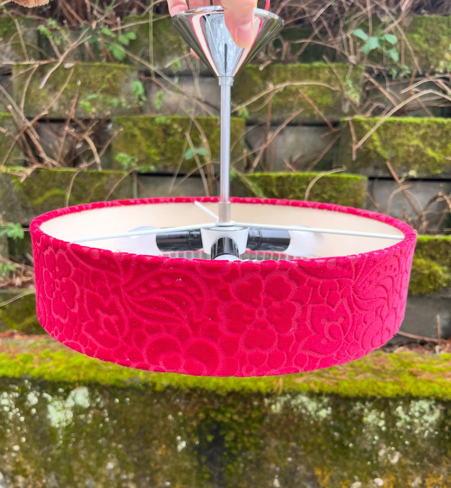 Suspension en velours, verre et chrome – Image 3