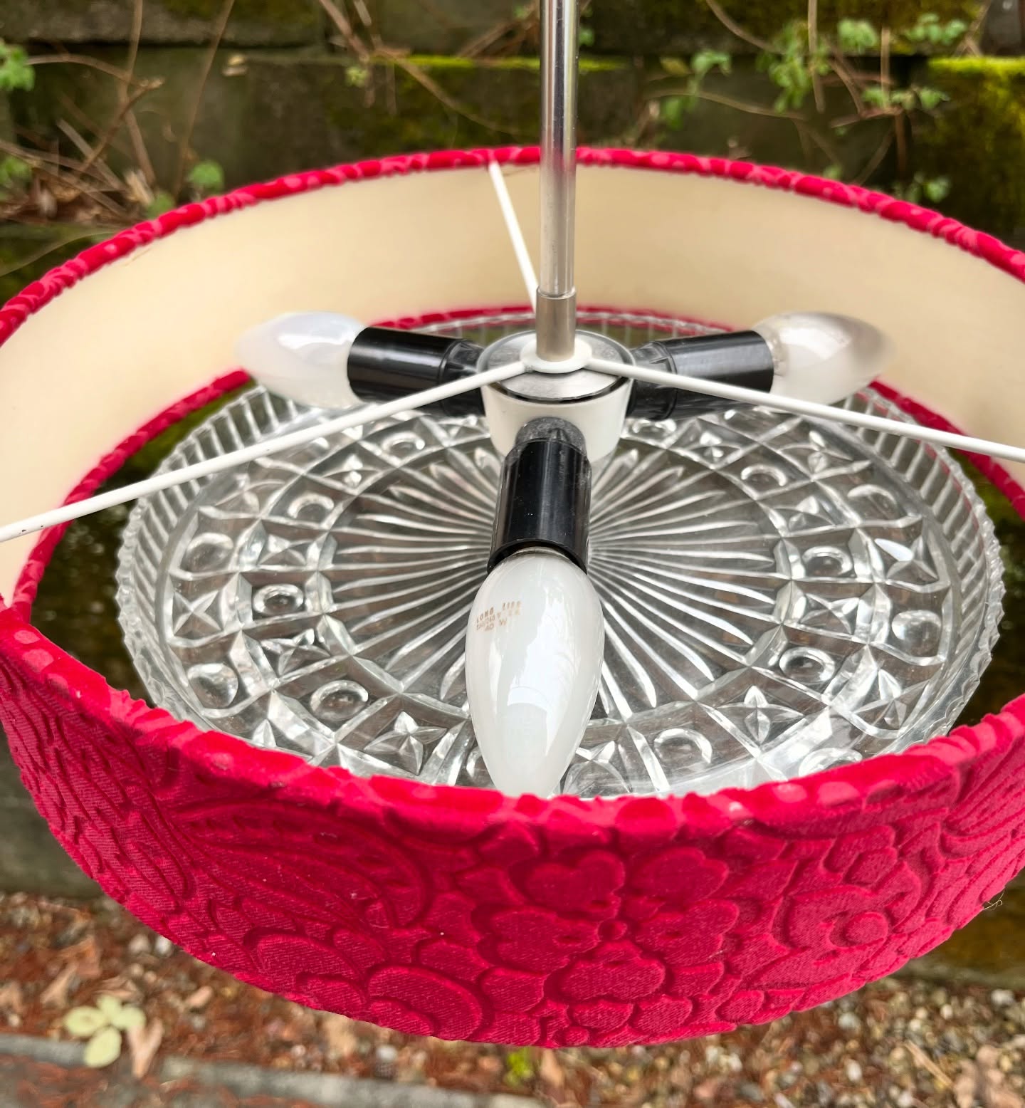 Suspension en velours, verre et chrome – Image 5